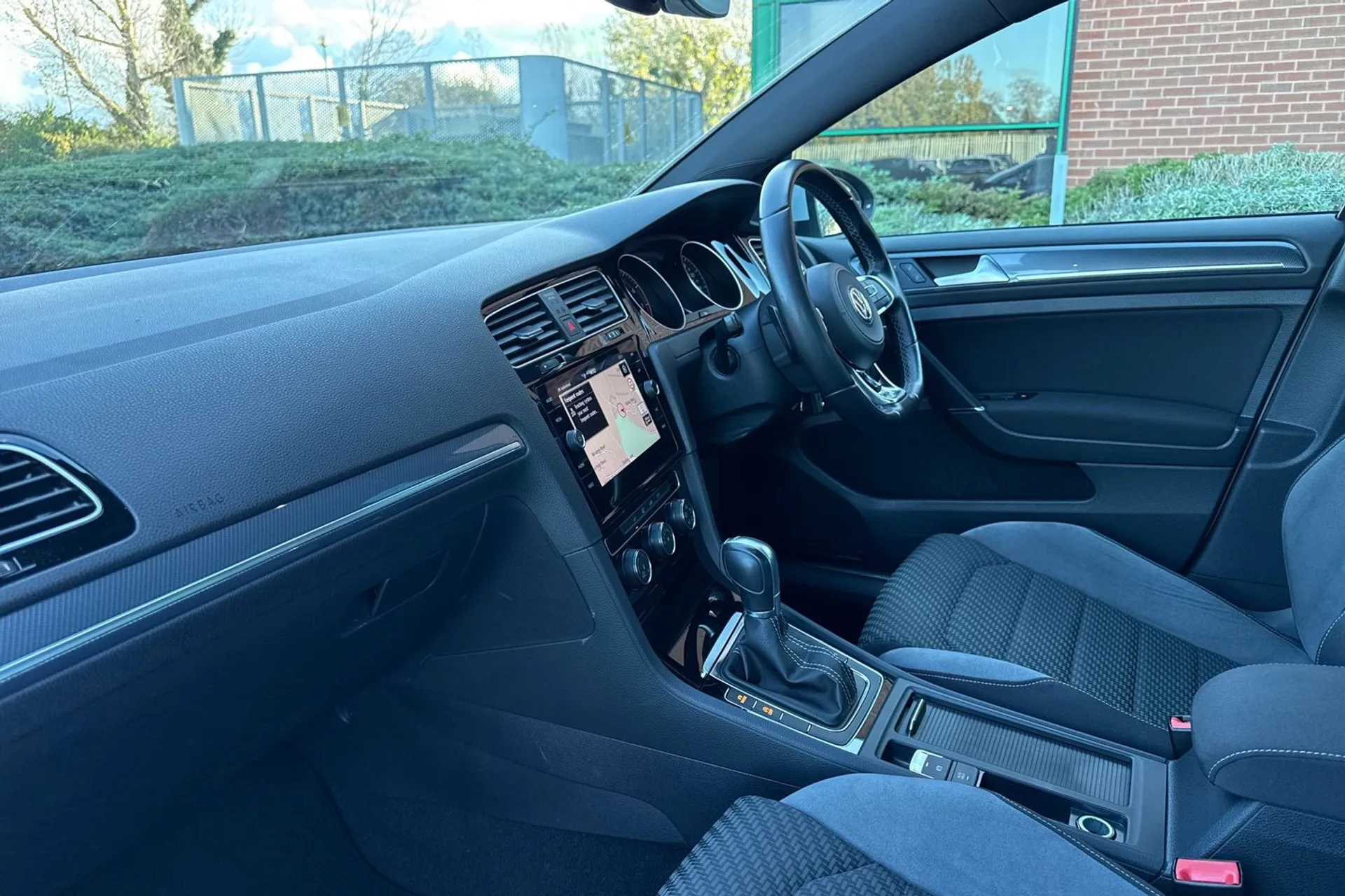 VOLKSWAGEN GOLF thumbnail image number 29