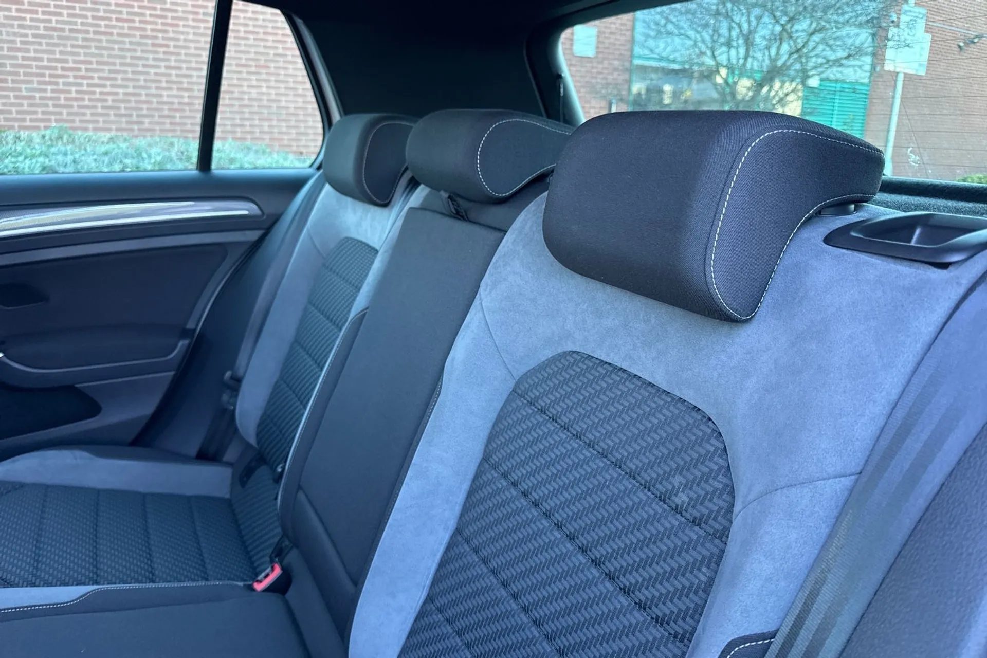 VOLKSWAGEN GOLF thumbnail image number 33