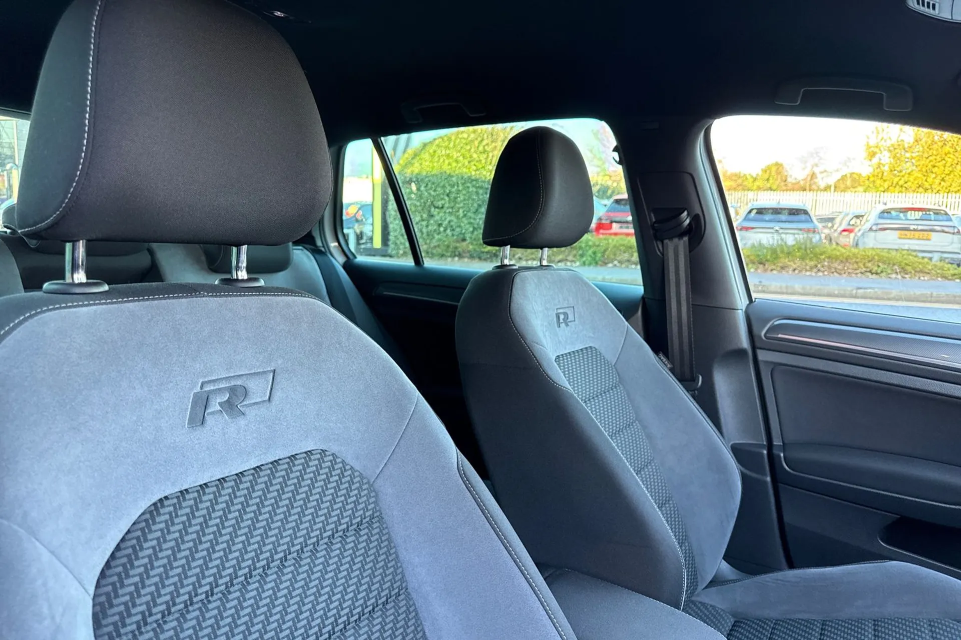 VOLKSWAGEN GOLF thumbnail image number 41