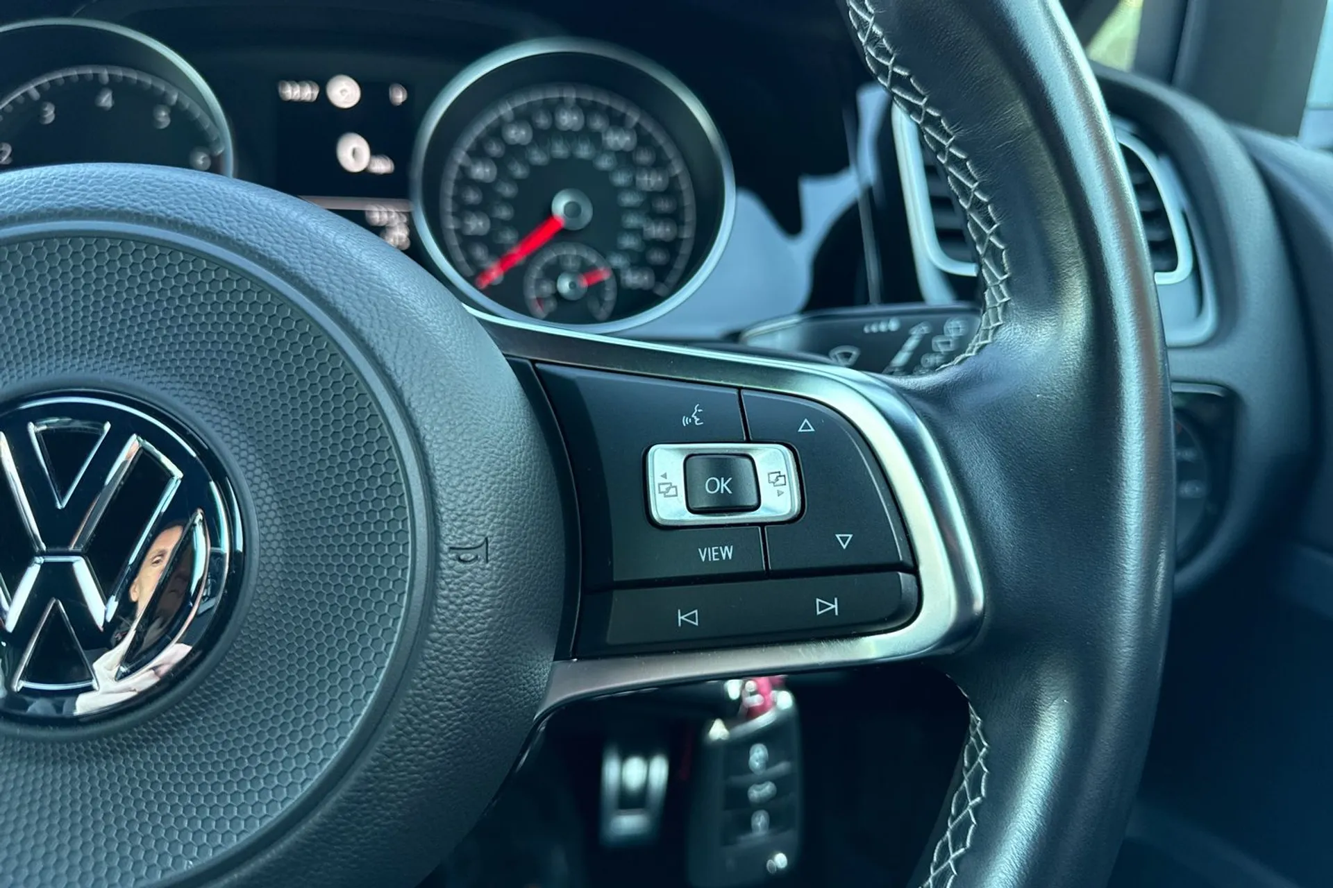 VOLKSWAGEN GOLF thumbnail image number 44