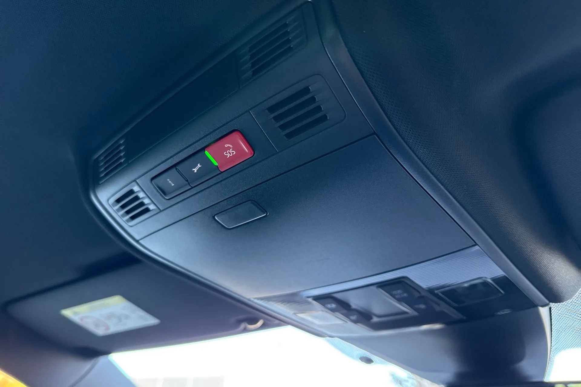 VOLKSWAGEN GOLF thumbnail image number 47