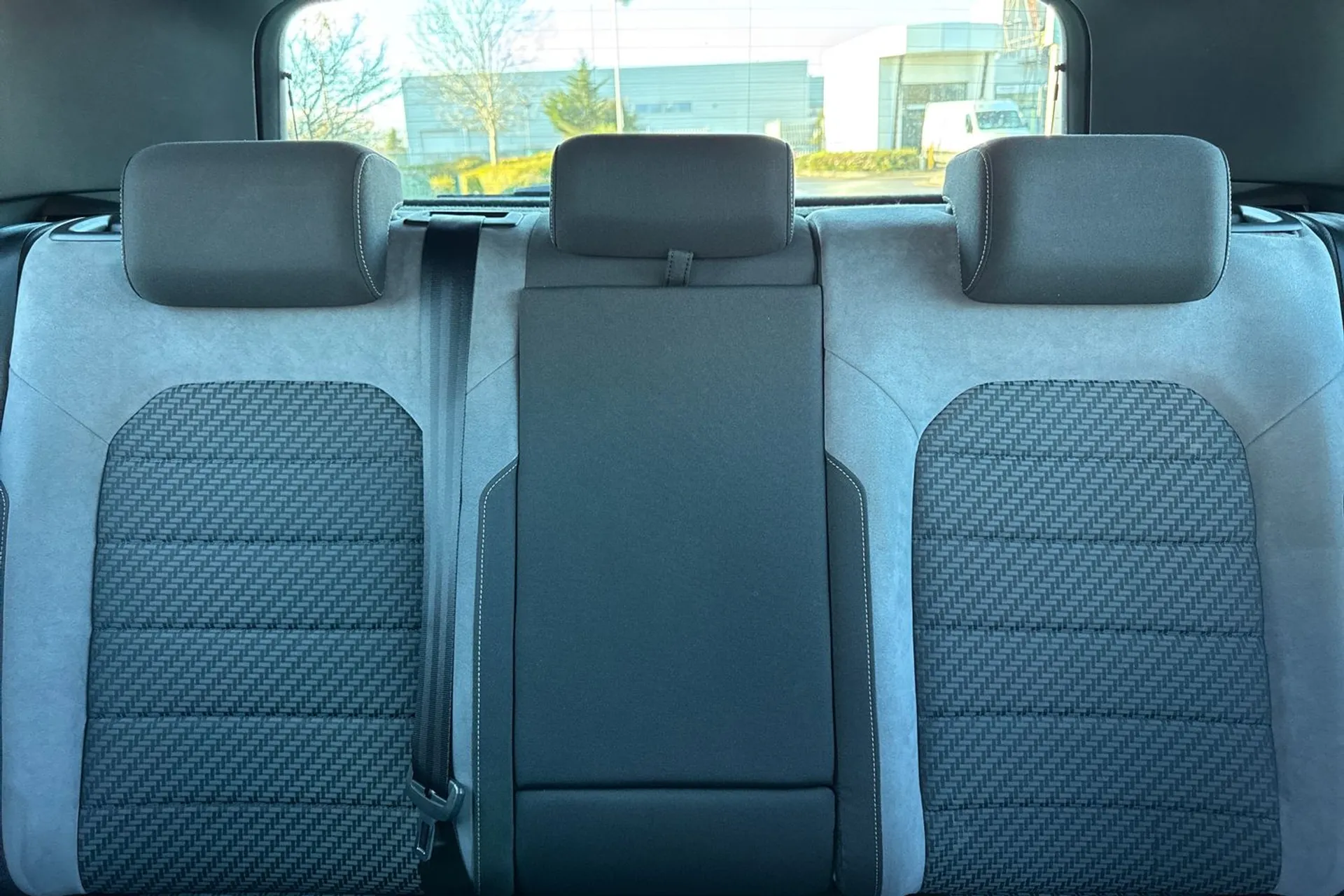 VOLKSWAGEN GOLF thumbnail image number 35