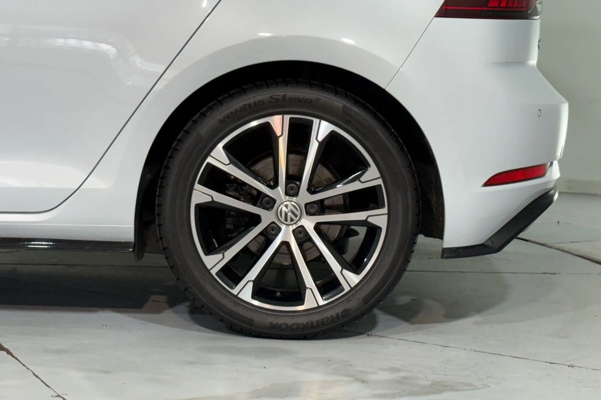 VOLKSWAGEN GOLF thumbnail image number 12