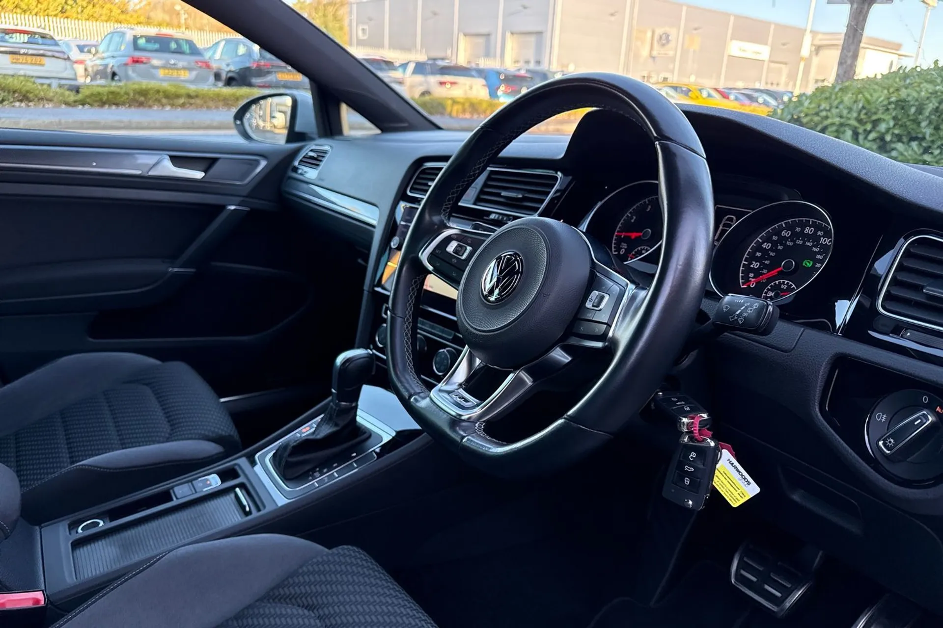 VOLKSWAGEN GOLF thumbnail image number 27