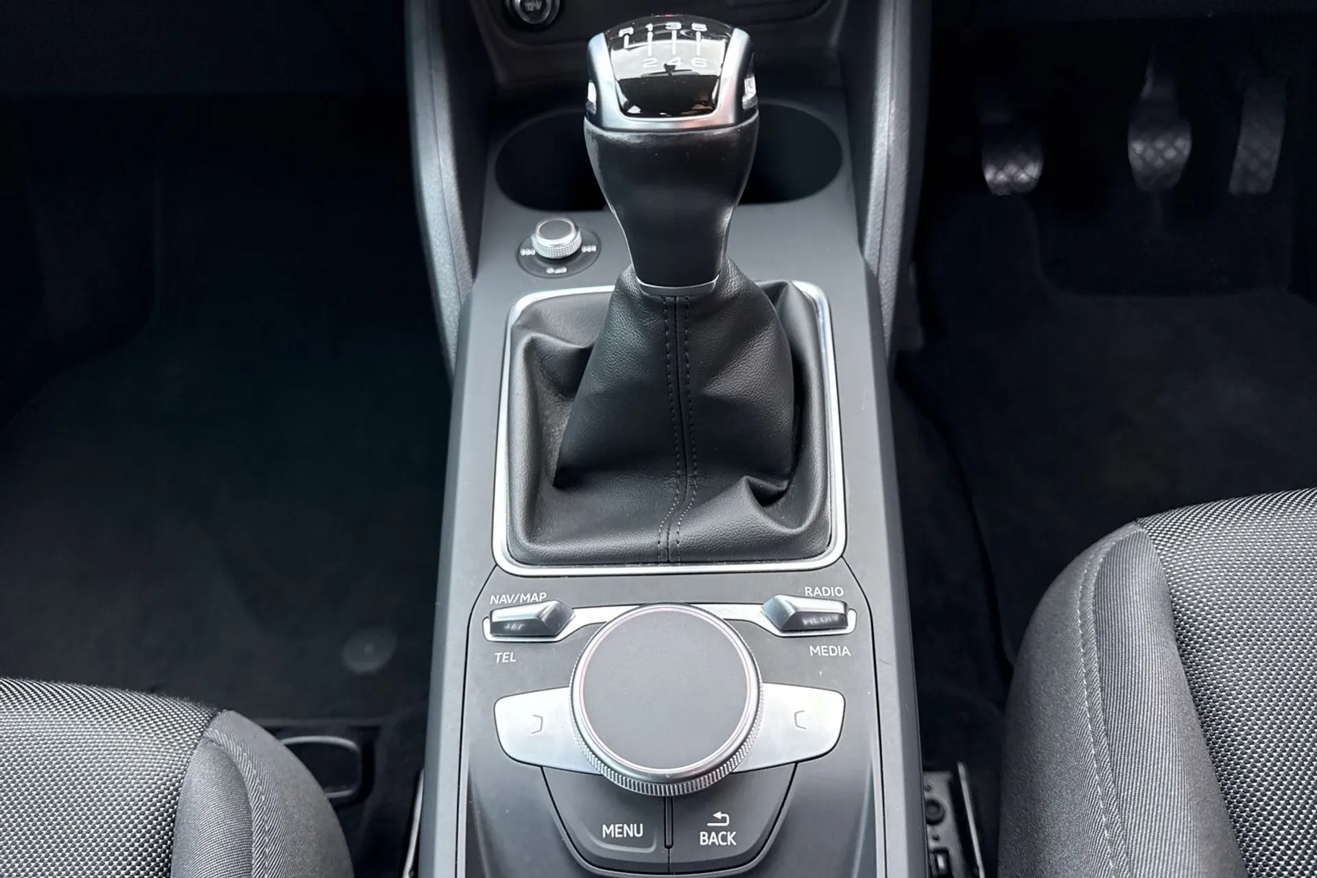 Audi Q2 thumbnail image number 44