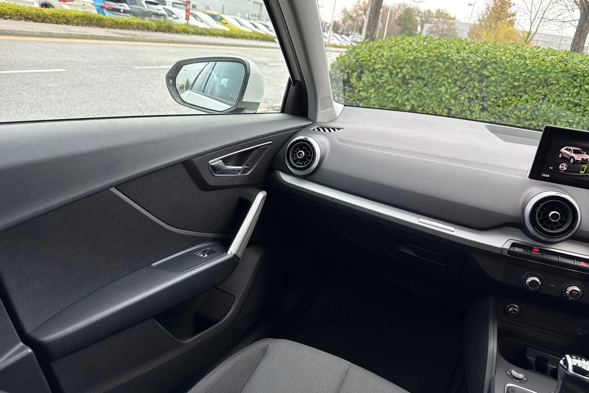 Audi Q2 thumbnail image number 41