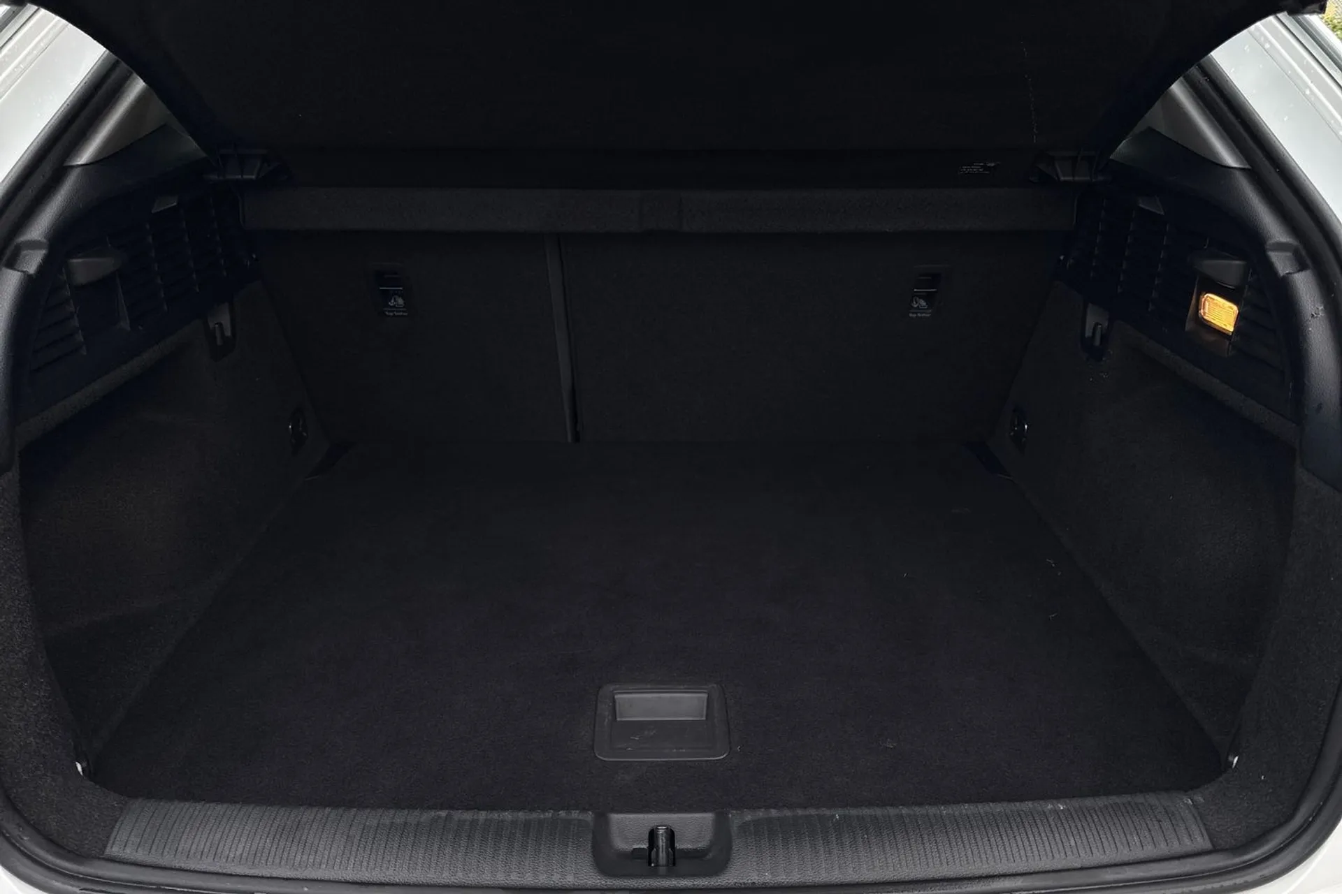 Audi Q2 thumbnail image number 18