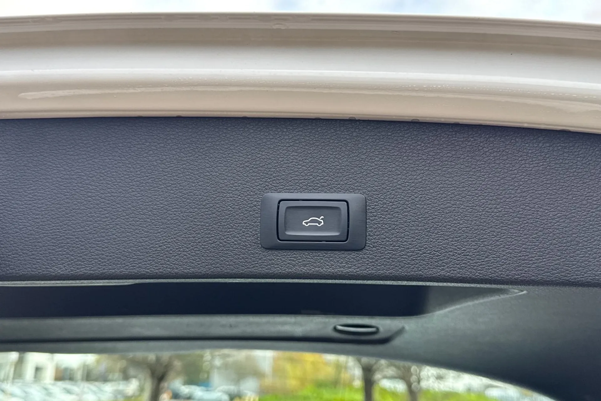 Audi Q2 thumbnail image number 19