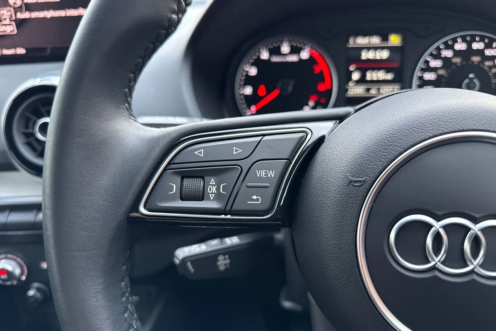 Audi Q2 thumbnail image number 45