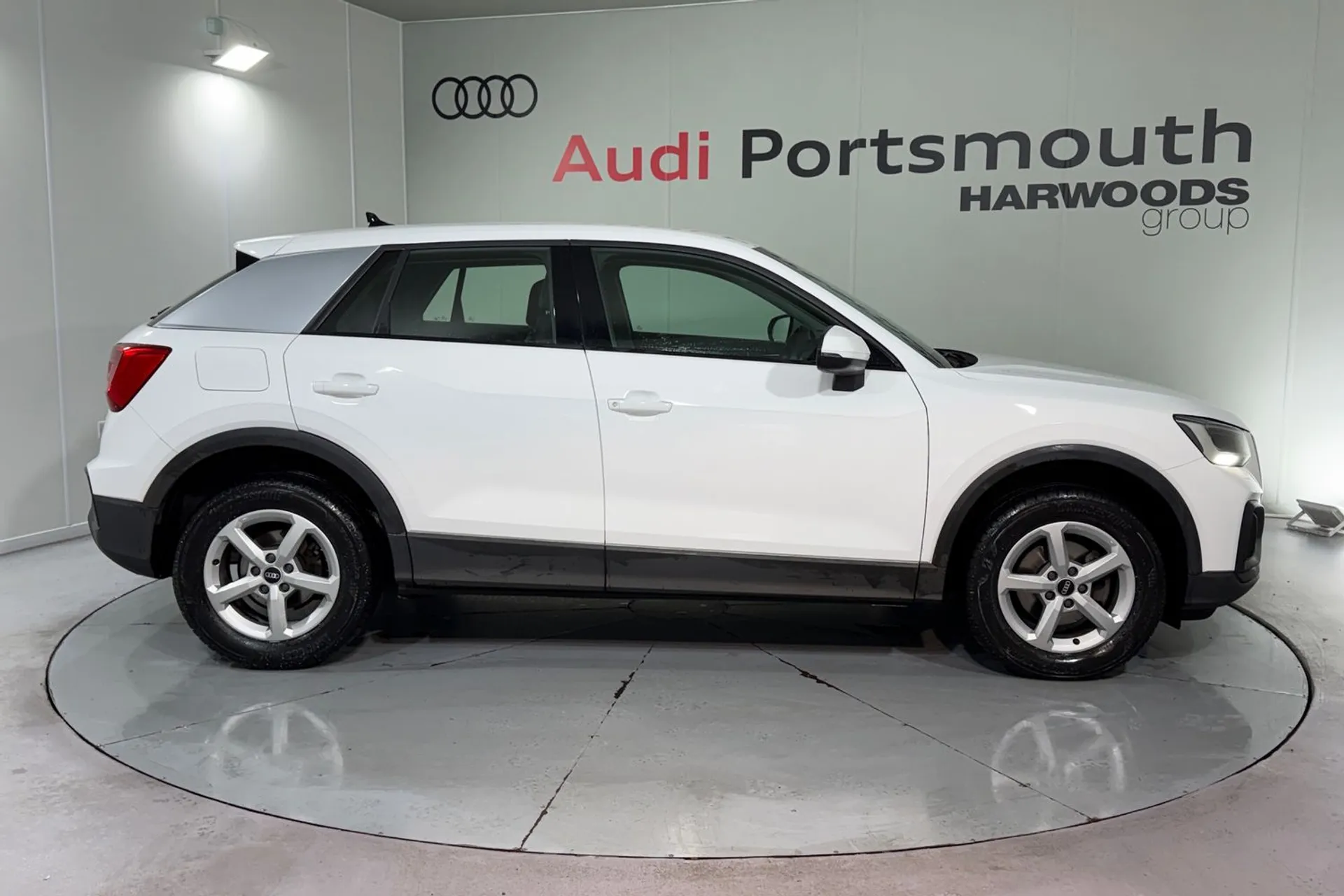 Audi Q2 thumbnail image number 2