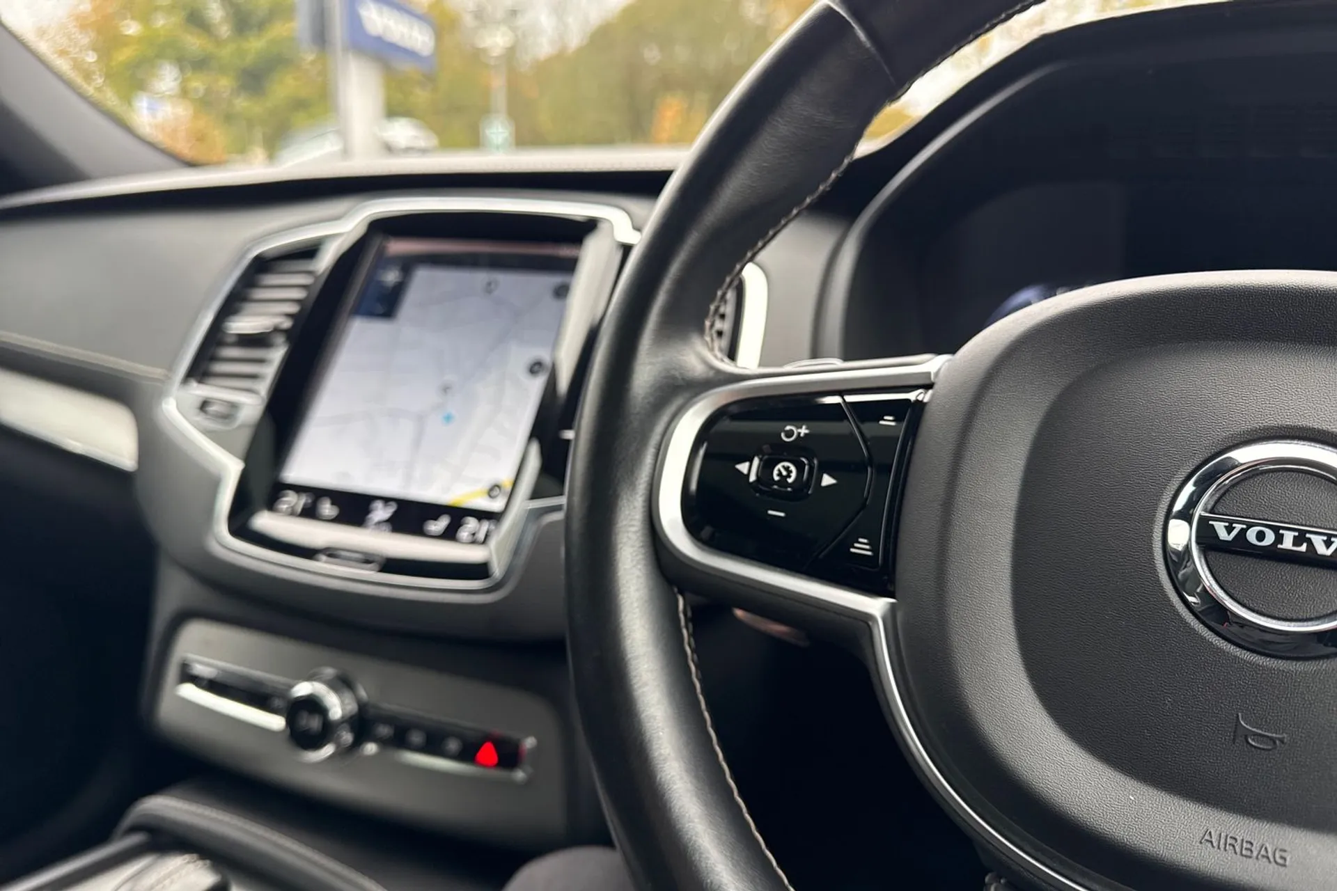 Volvo XC90 thumbnail image number 38