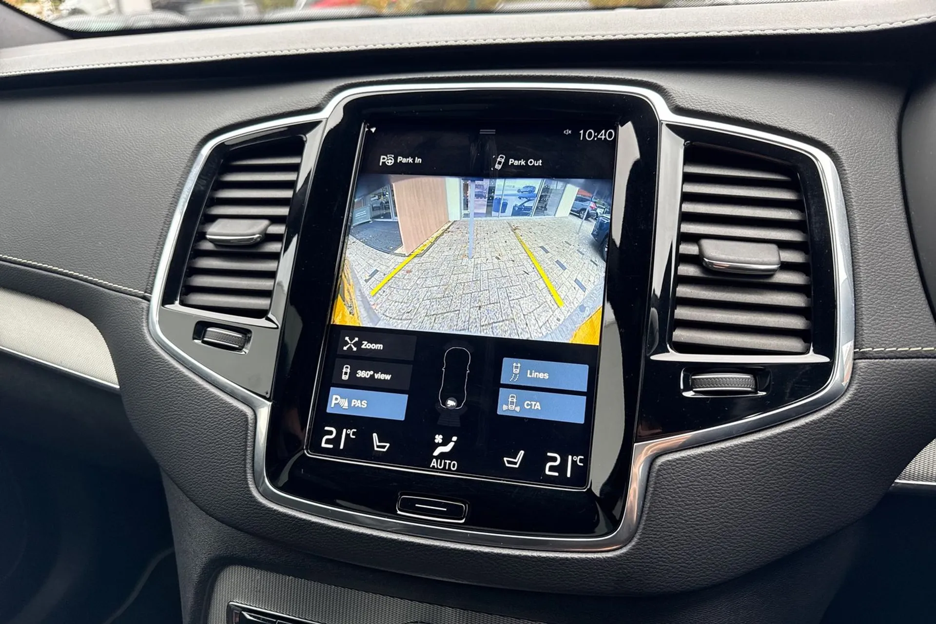 Volvo XC90 thumbnail image number 40