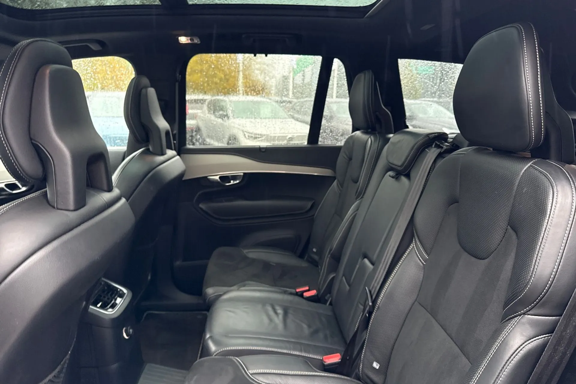 Volvo XC90 thumbnail image number 31