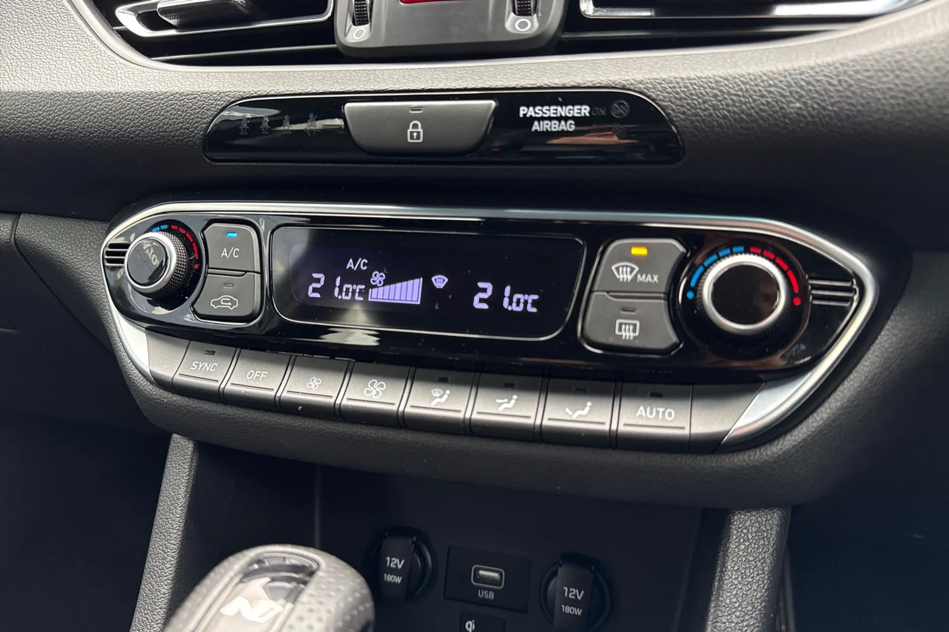 HYUNDAI I30 thumbnail image number 40