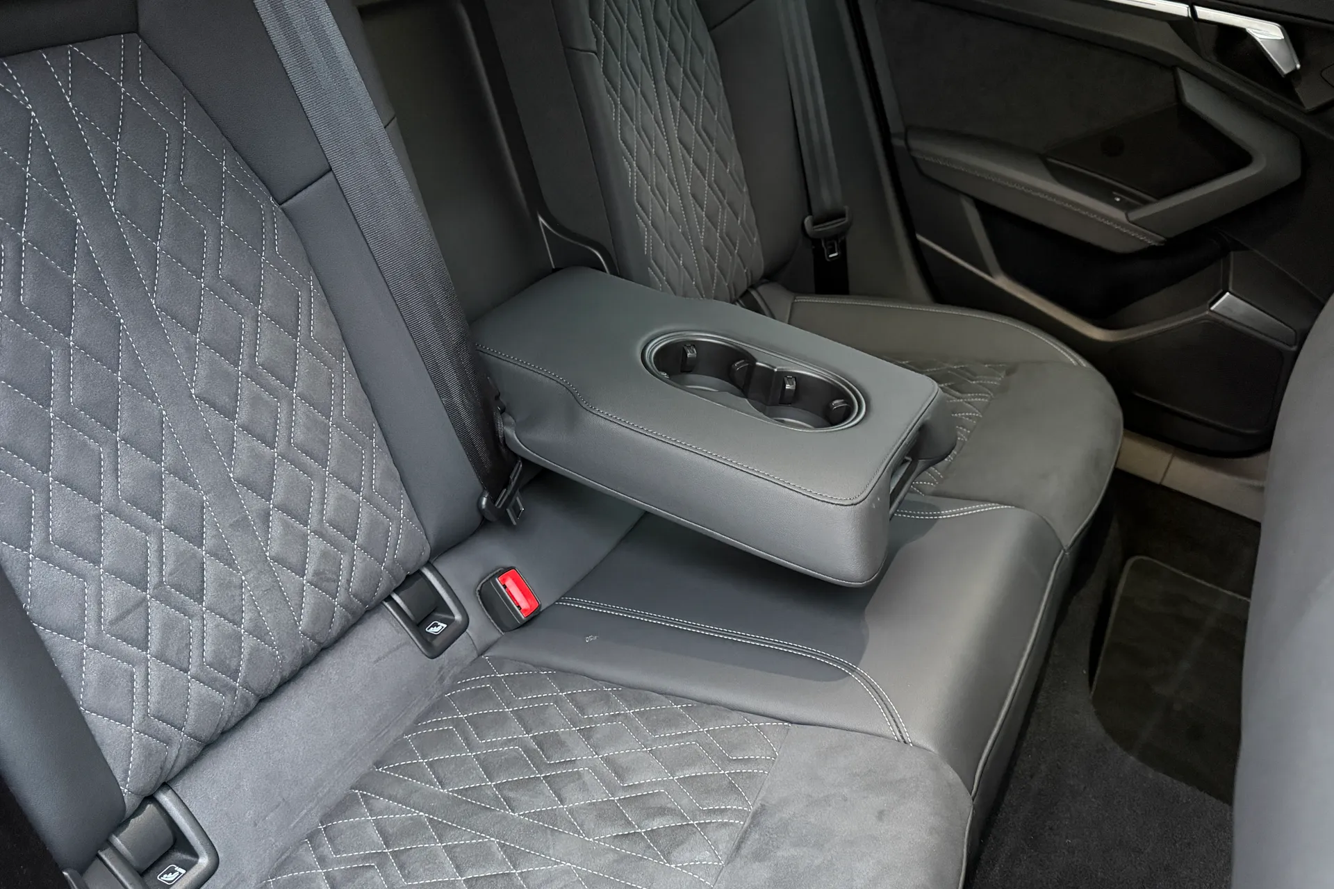 Audi A3 thumbnail image number 25