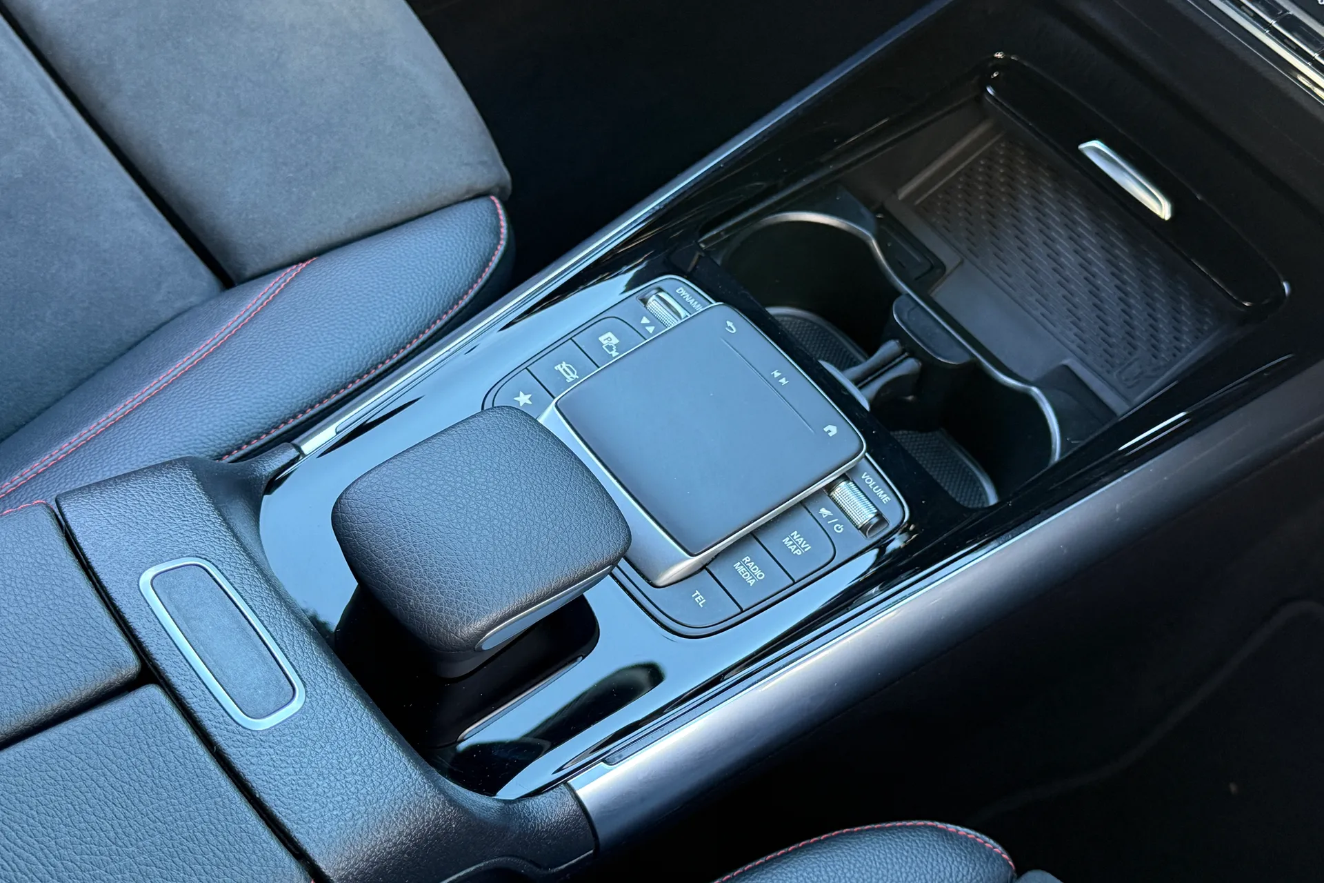 MERCEDES-BENZ GLA thumbnail image number 40