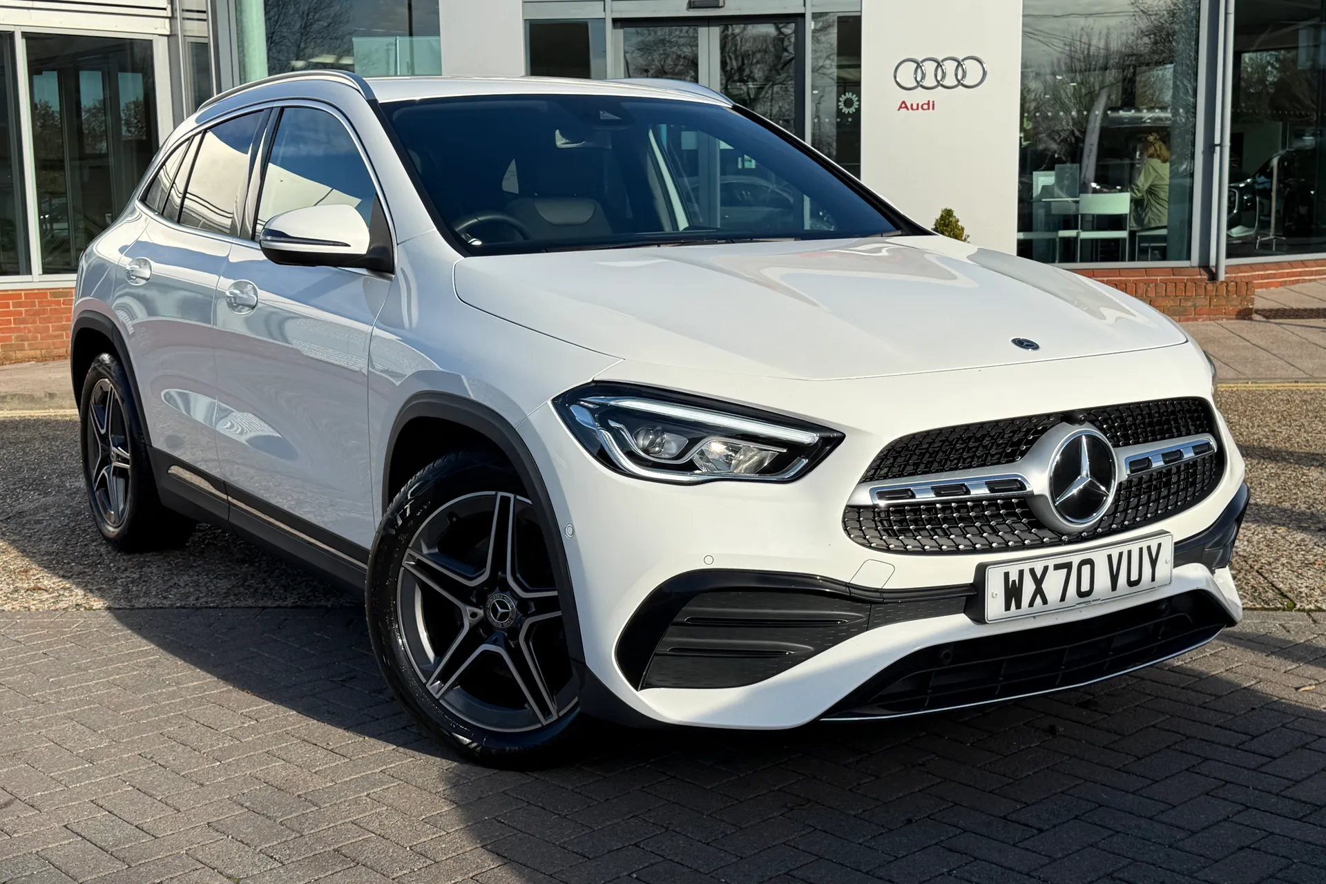 MERCEDES-BENZ GLA thumbnail image number 25