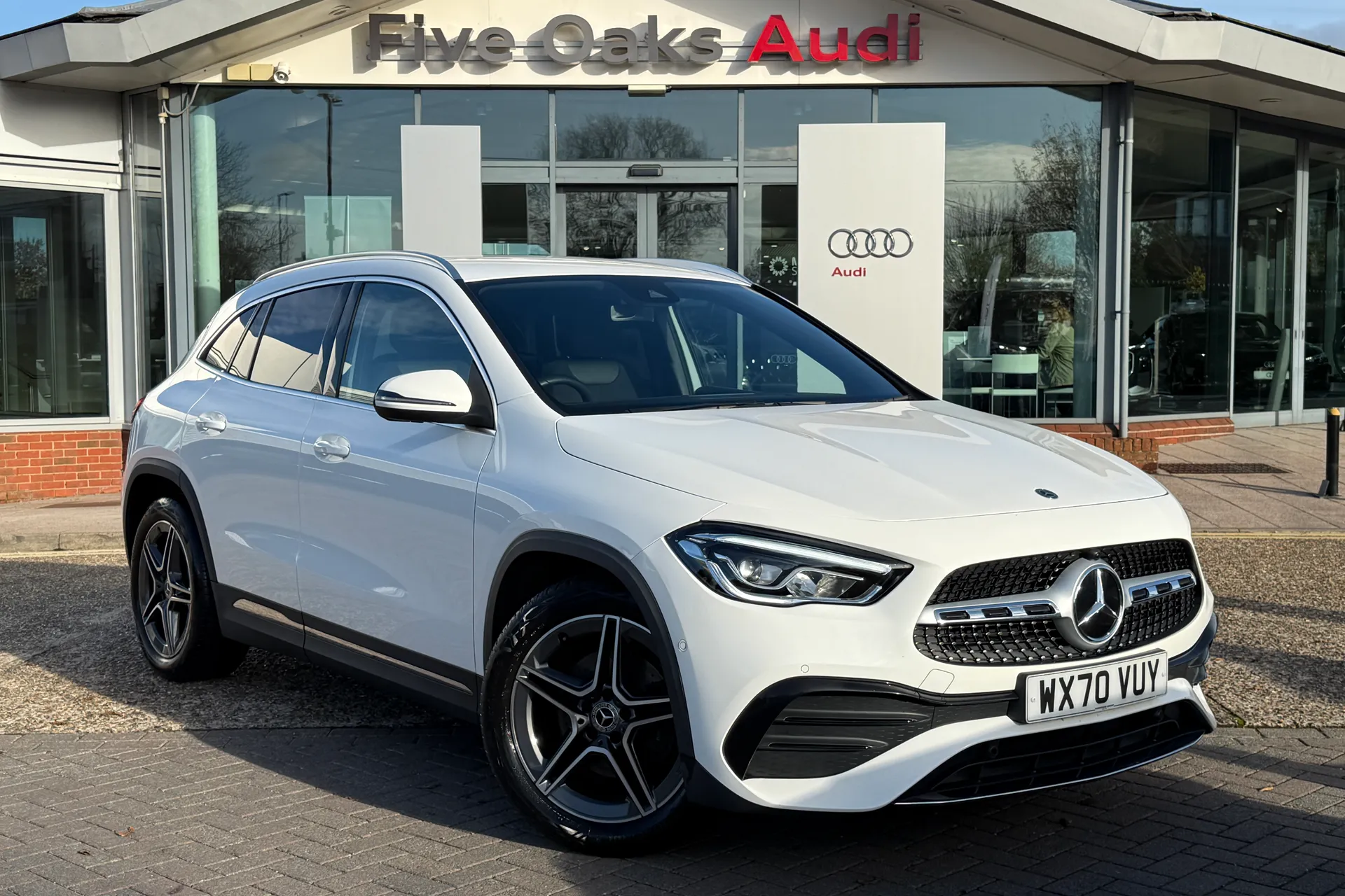 MERCEDES-BENZ GLA focused image