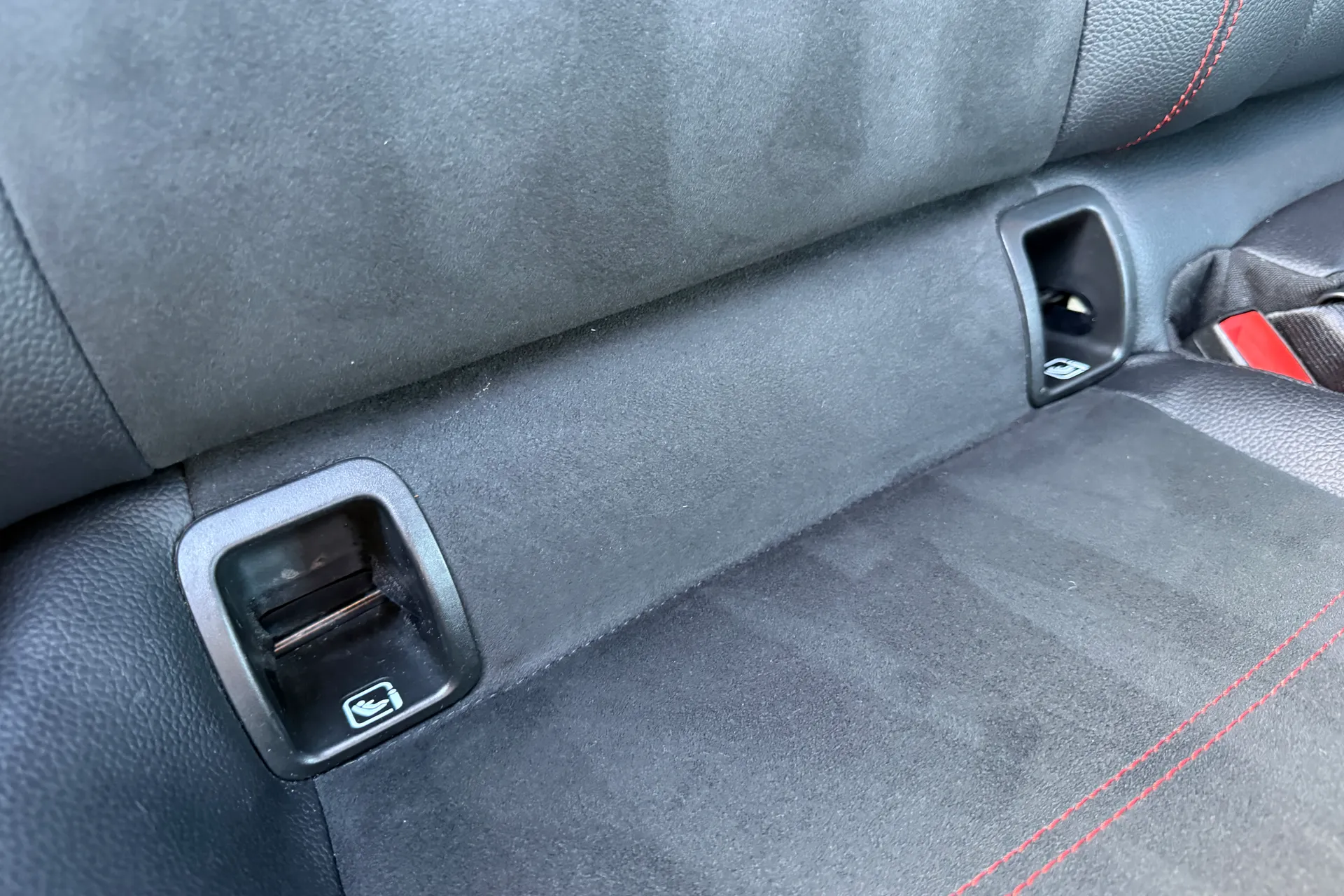 MERCEDES-BENZ GLA thumbnail image number 44