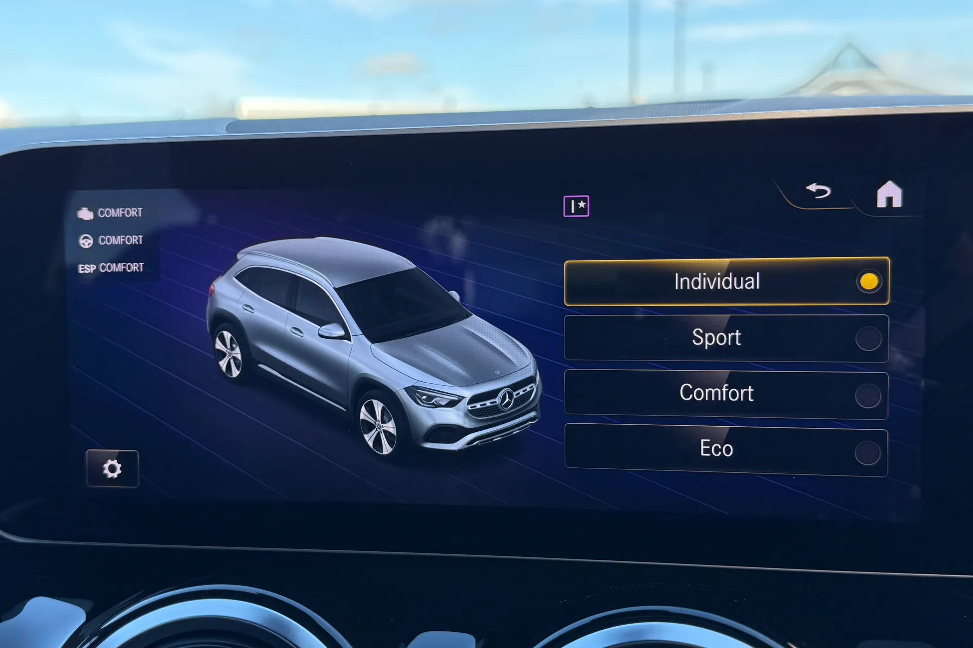 MERCEDES-BENZ GLA thumbnail image number 11