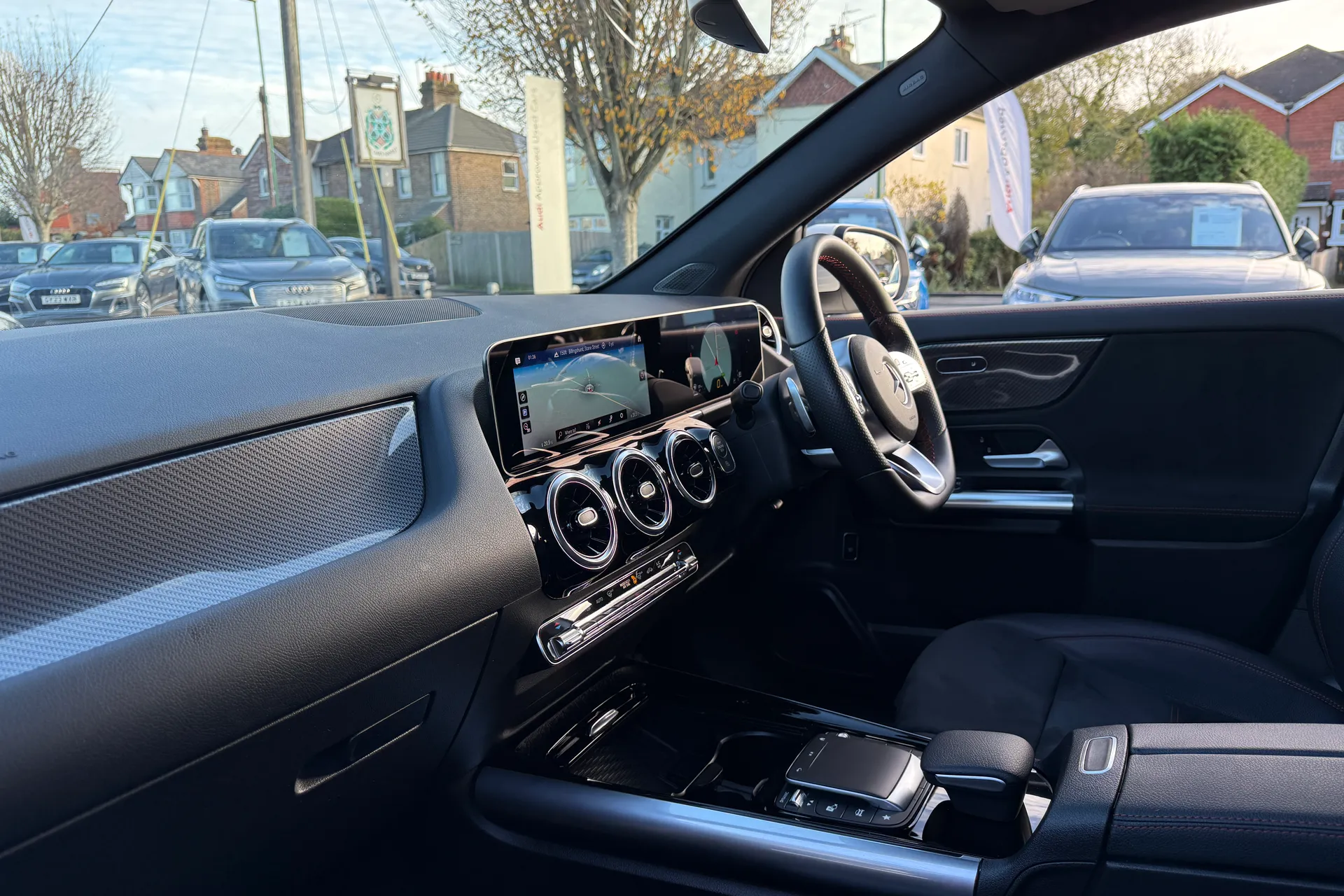 MERCEDES-BENZ GLA thumbnail image number 30