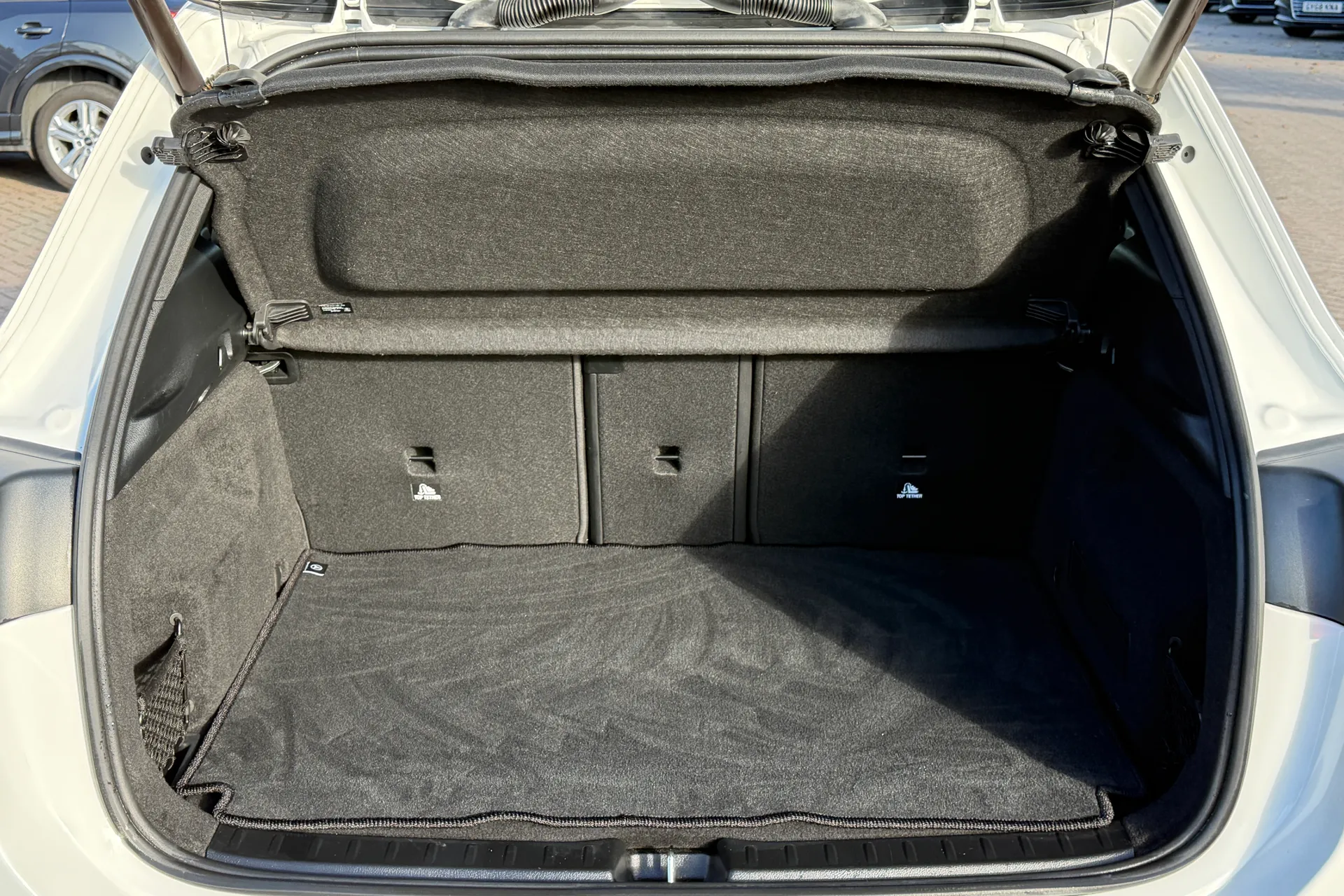 MERCEDES-BENZ GLA thumbnail image number 35