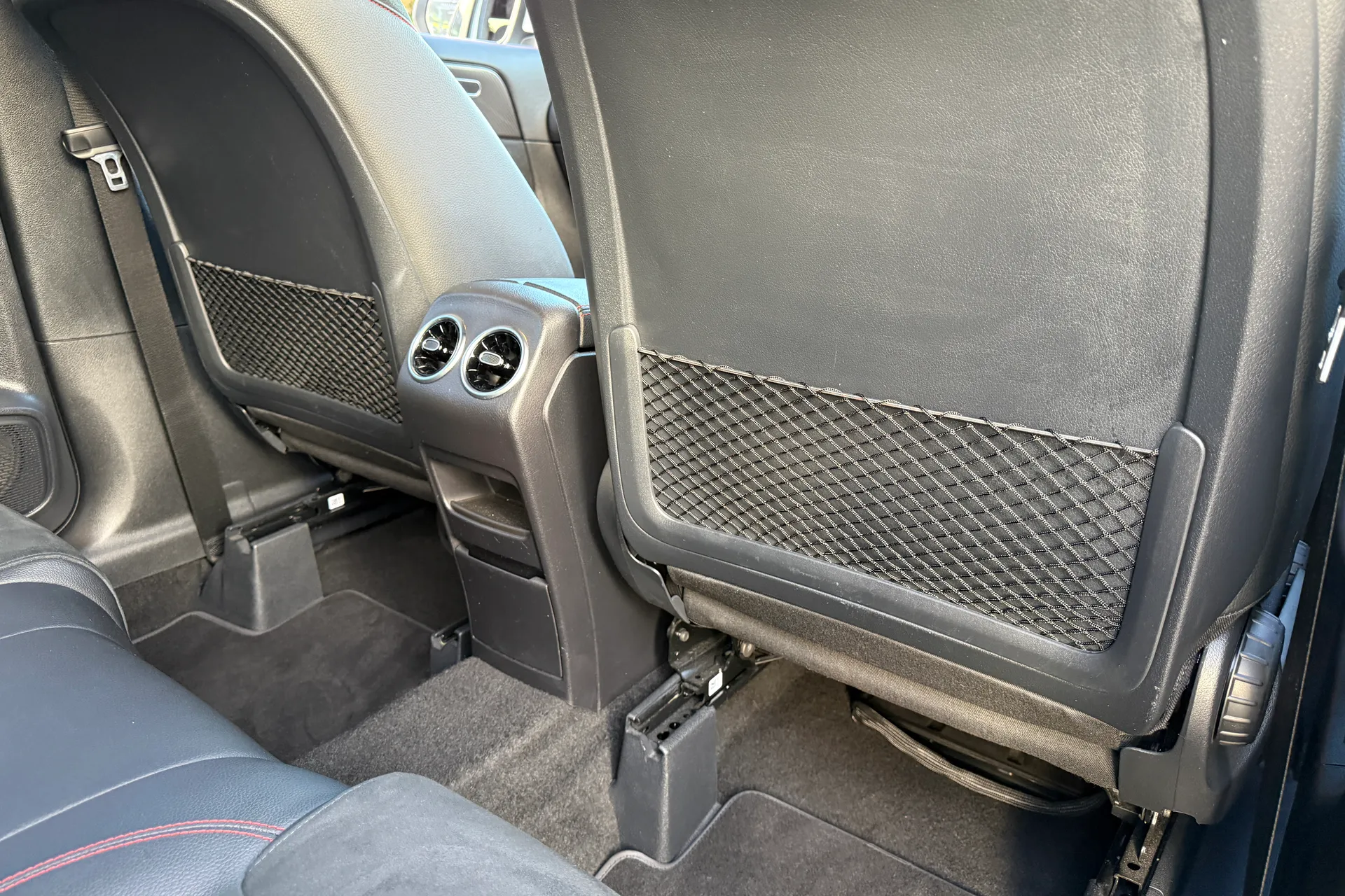 MERCEDES-BENZ GLA thumbnail image number 46