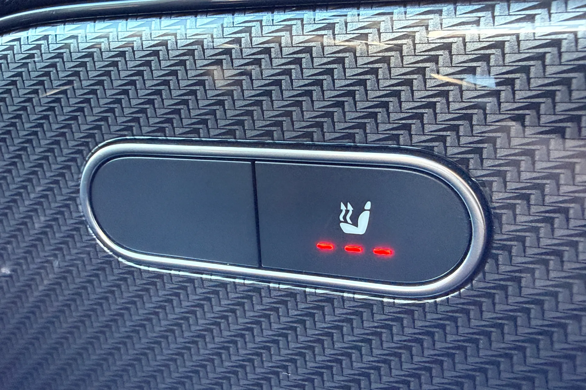 MERCEDES-BENZ GLA thumbnail image number 17