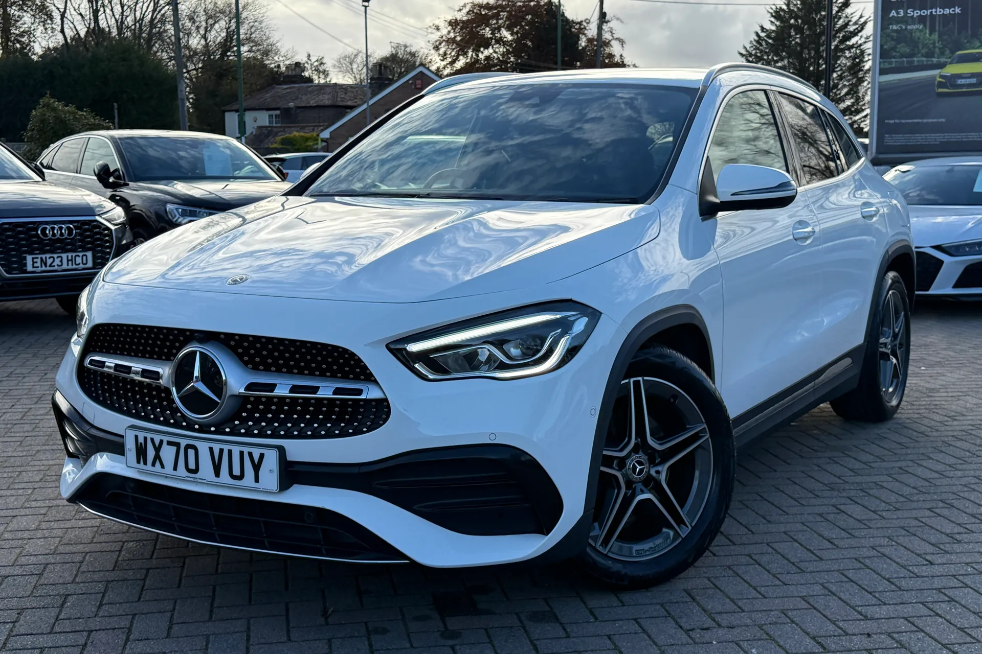 MERCEDES-BENZ GLA thumbnail image number 27