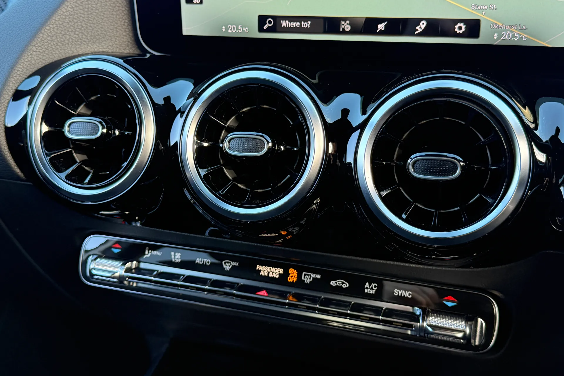 MERCEDES-BENZ GLA thumbnail image number 15