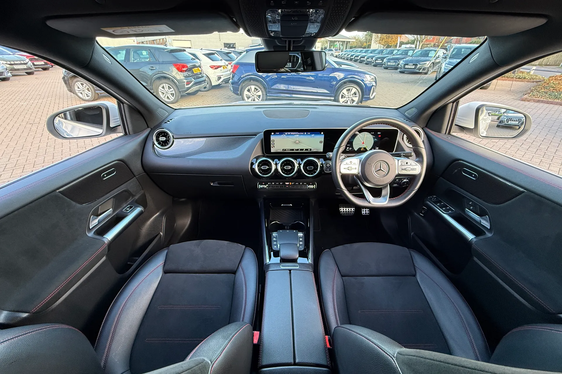 MERCEDES-BENZ GLA thumbnail image number 3