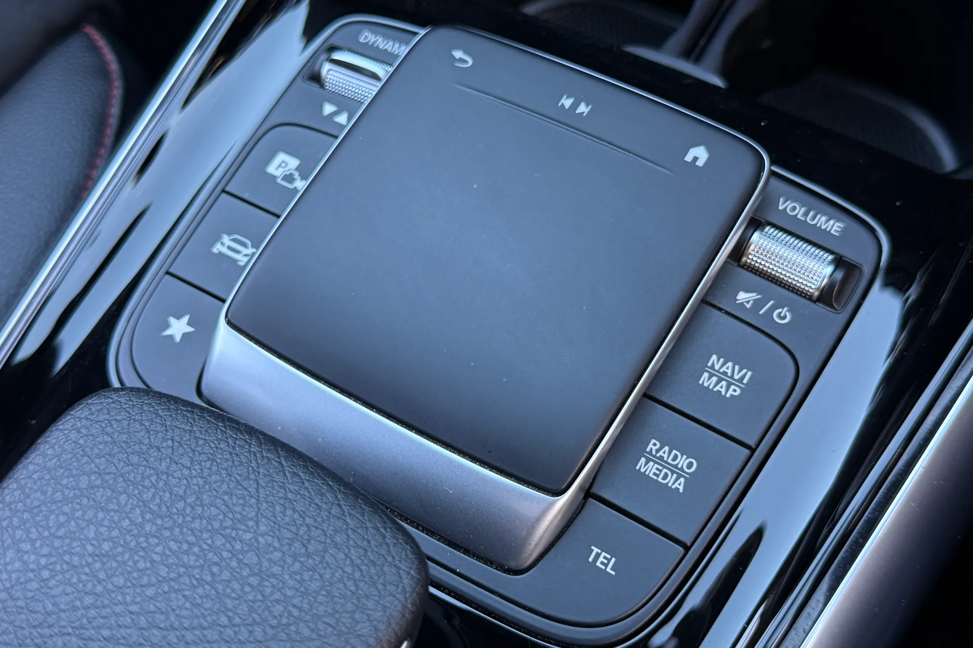 MERCEDES-BENZ GLA thumbnail image number 41