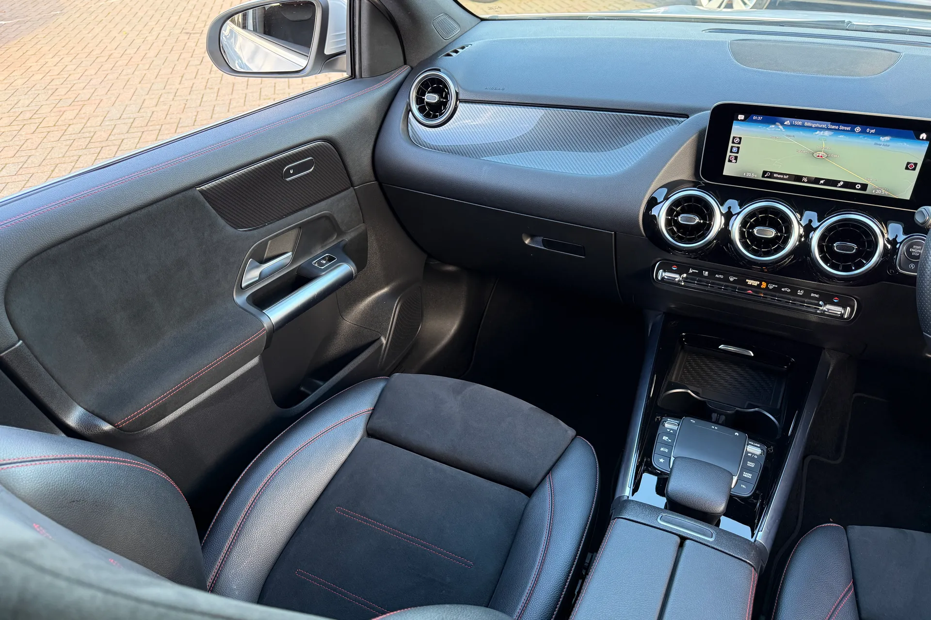 MERCEDES-BENZ GLA thumbnail image number 39