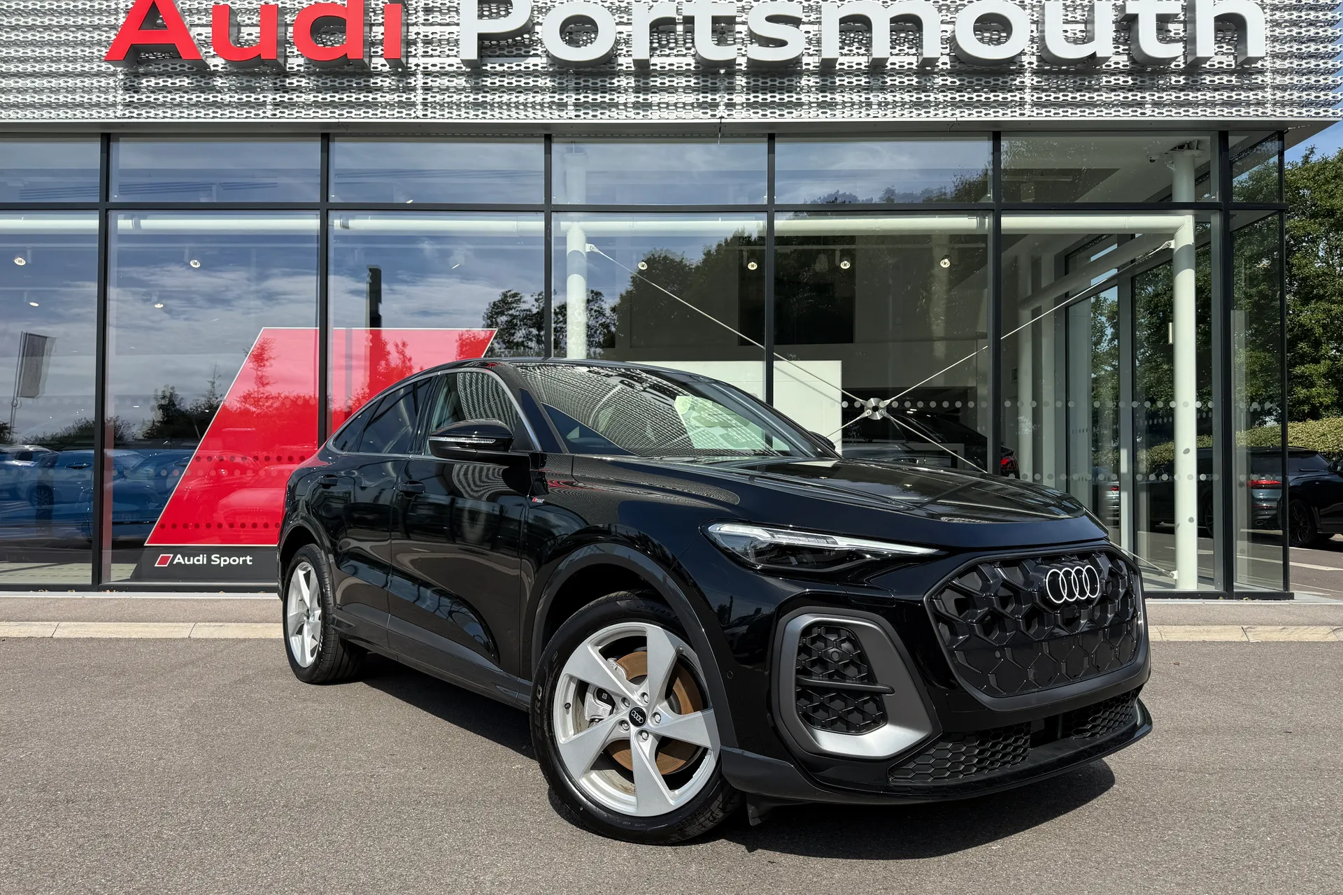 Audi Q5 focused image