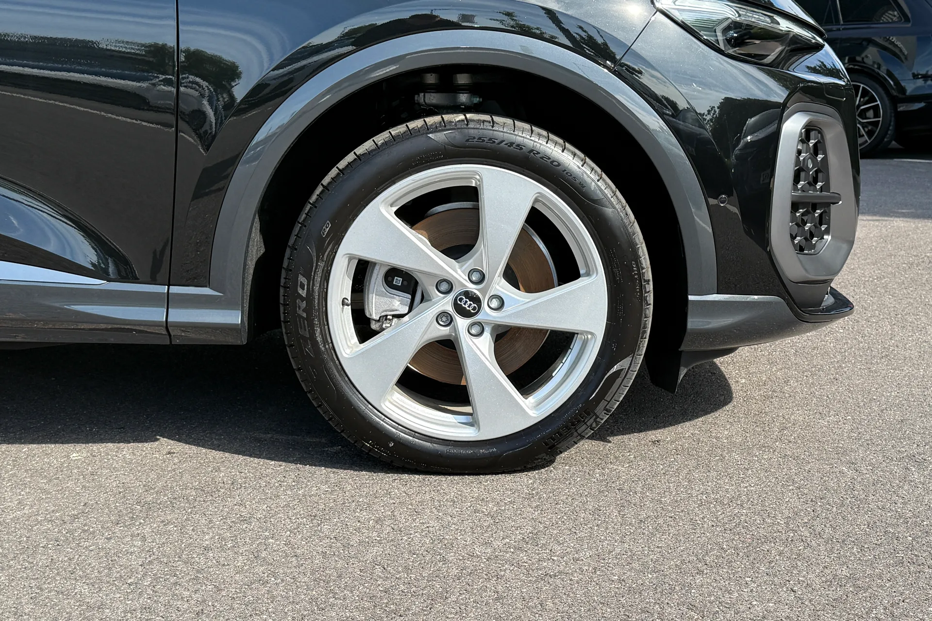 Audi Q5 thumbnail image number 36