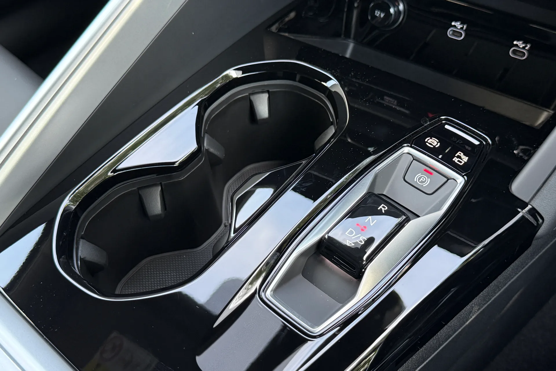Audi Q5 thumbnail image number 14
