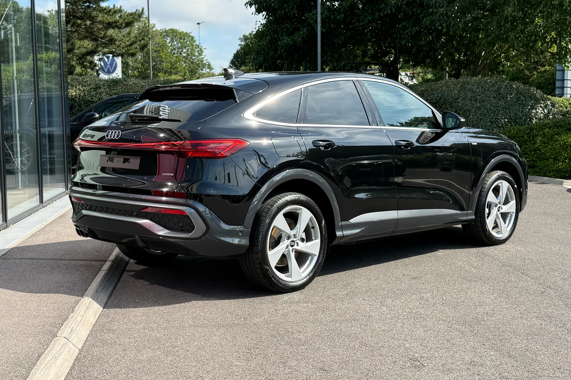 Audi Q5 thumbnail image number 21