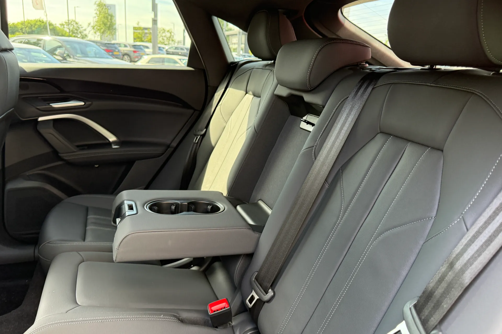 Audi Q5 thumbnail image number 38