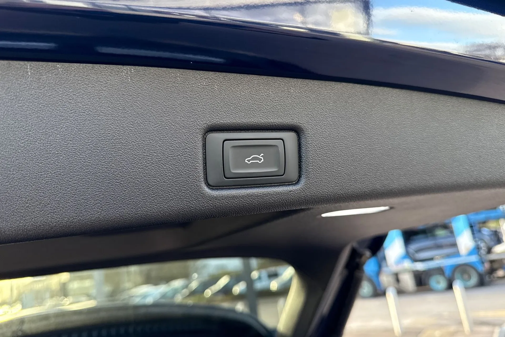 Audi Q5 thumbnail image number 37