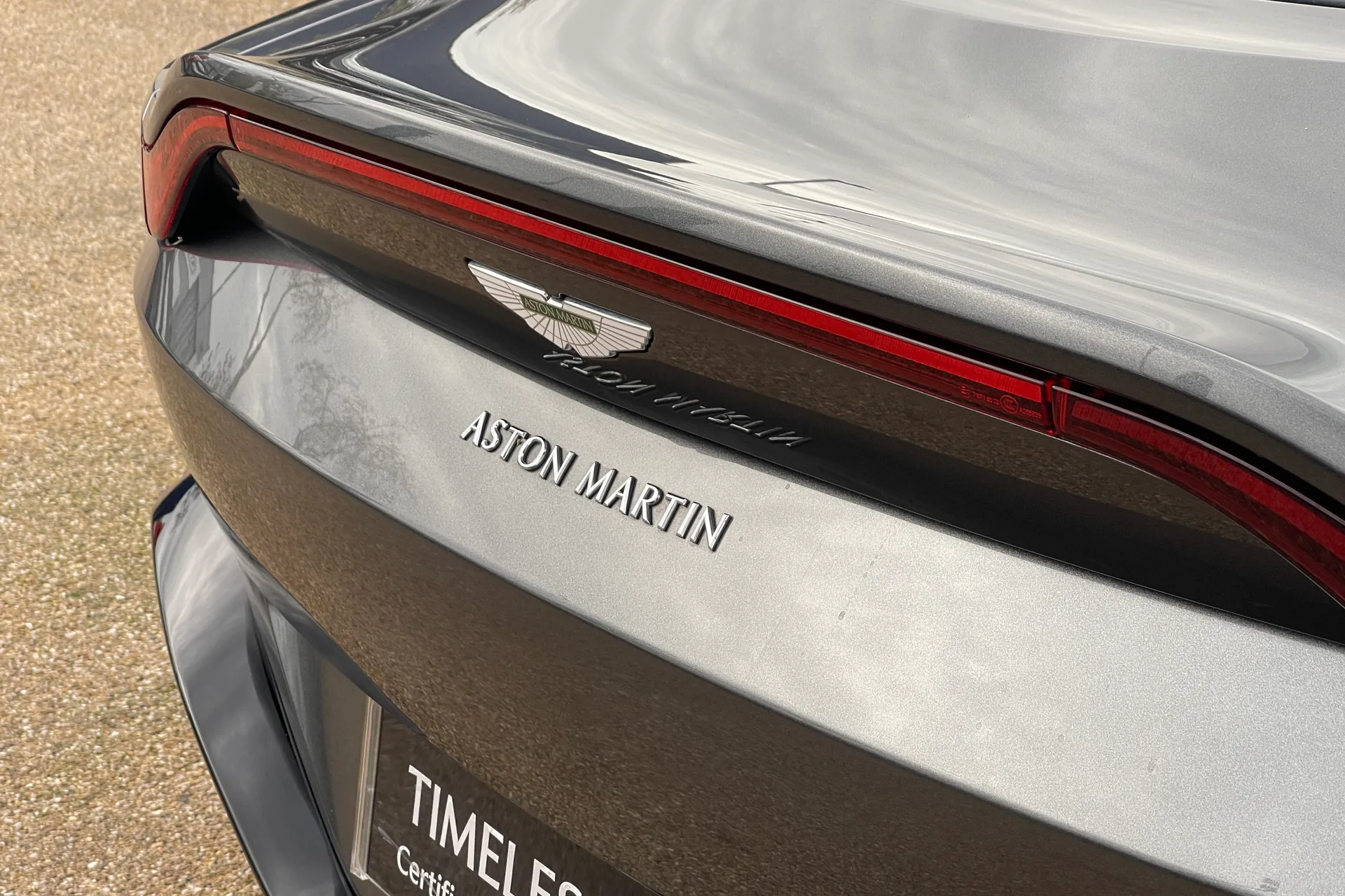 Aston Martin Vantage thumbnail image number 8