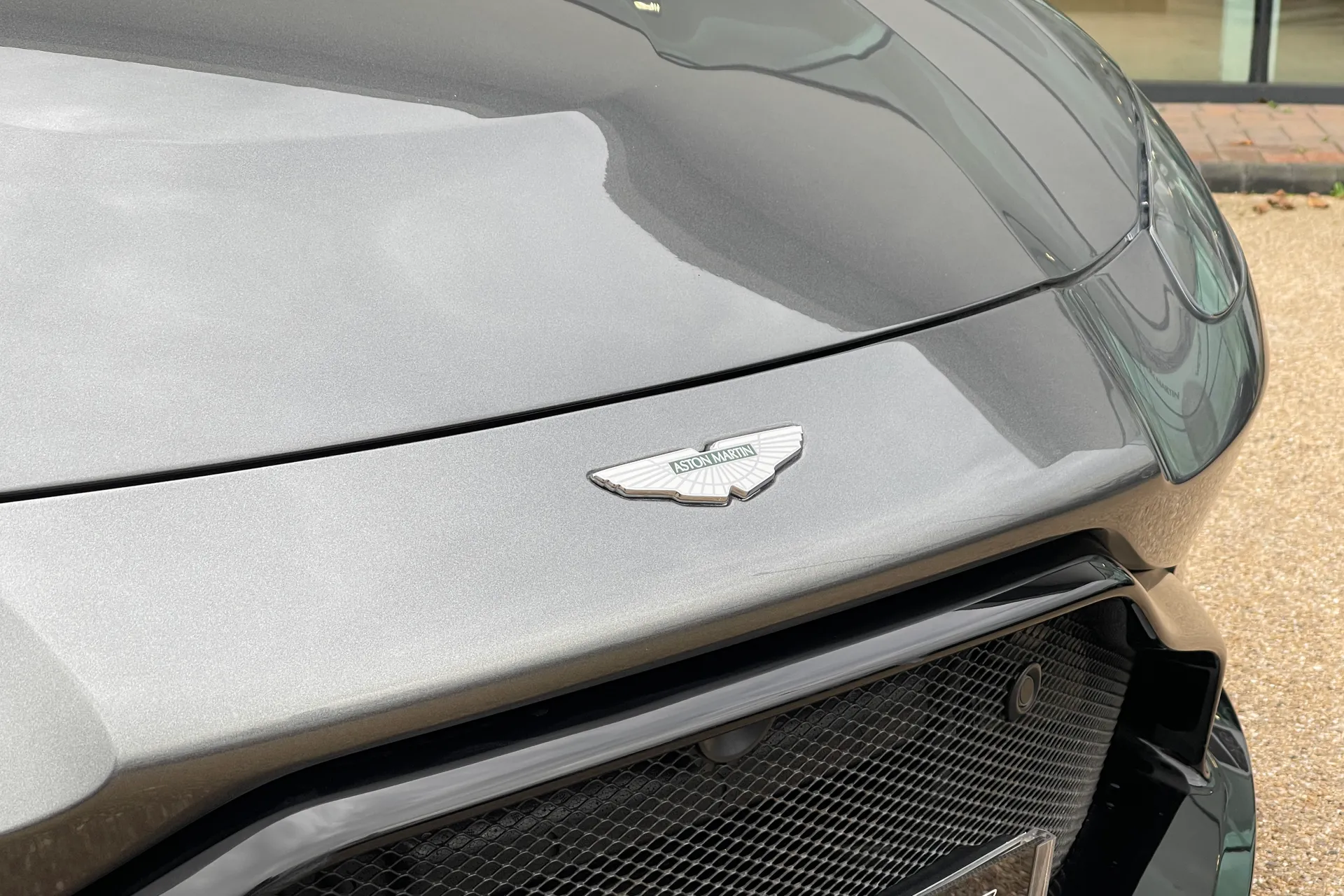Aston Martin Vantage thumbnail image number 14