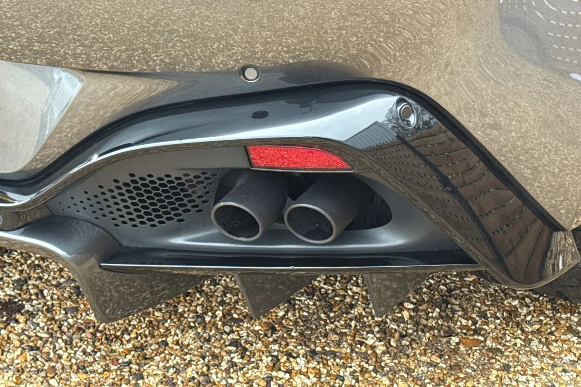 Aston Martin Vantage thumbnail image number 47