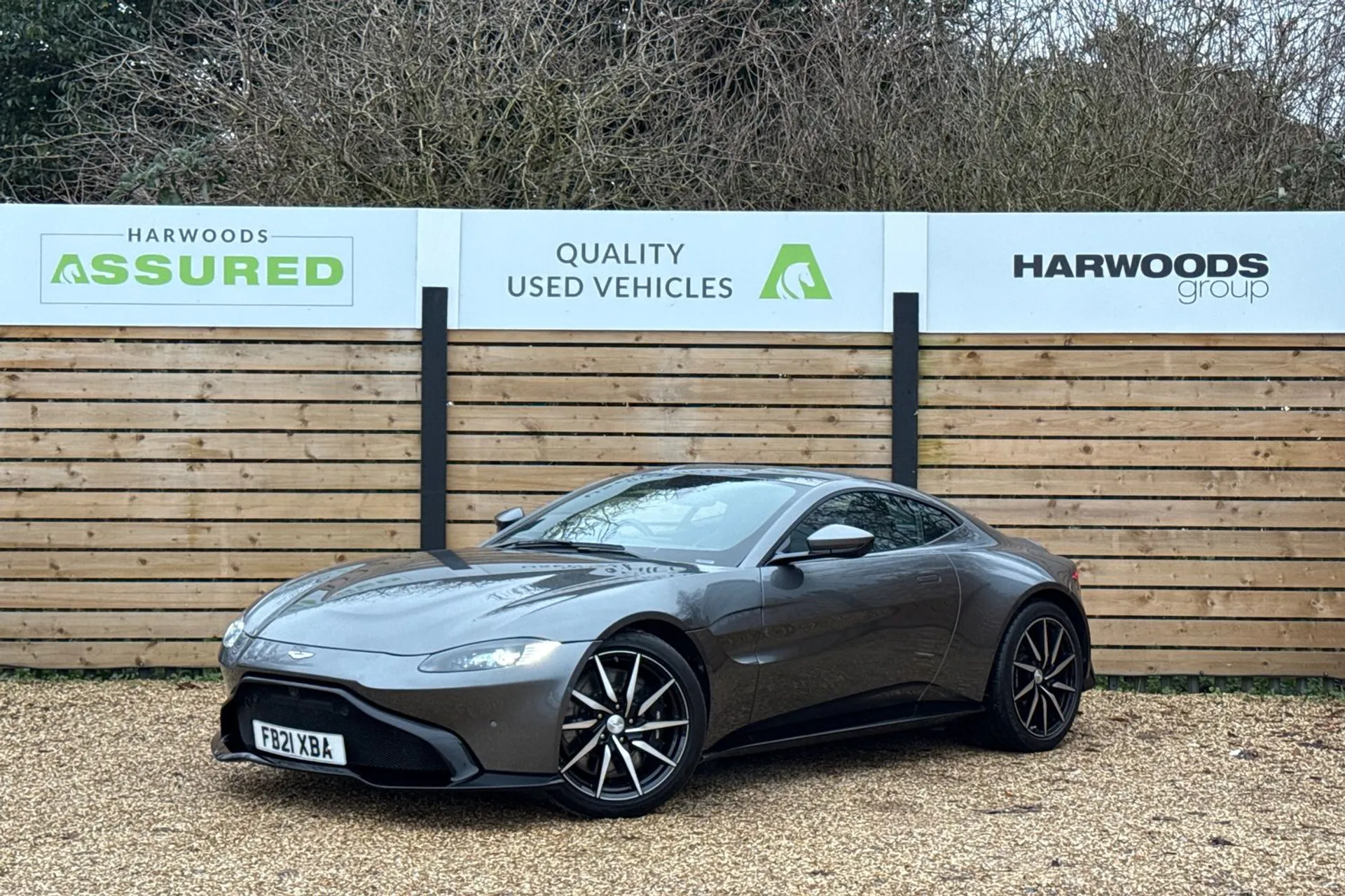 Aston Martin Vantage thumbnail image number 12