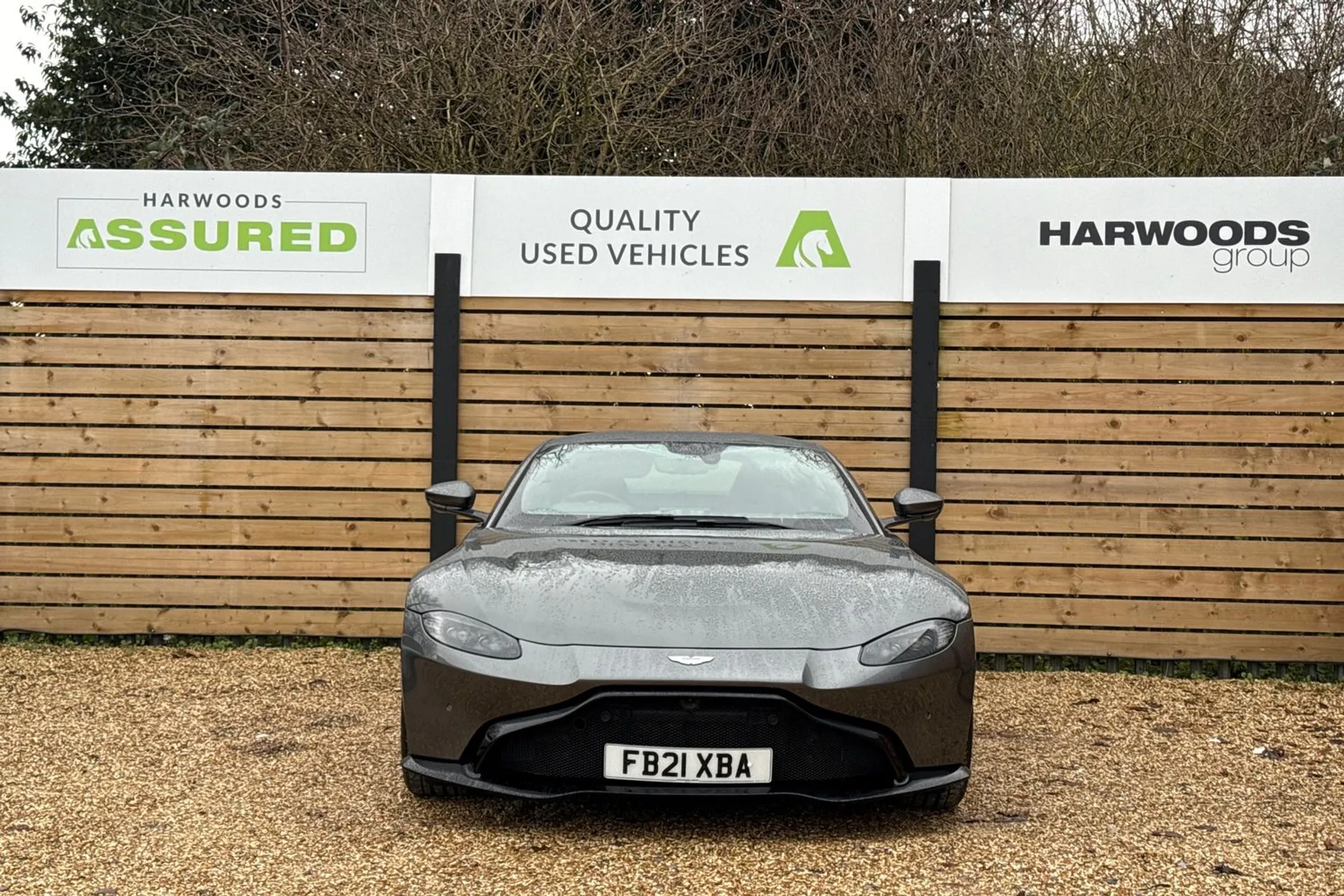 Aston Martin Vantage thumbnail image number 13