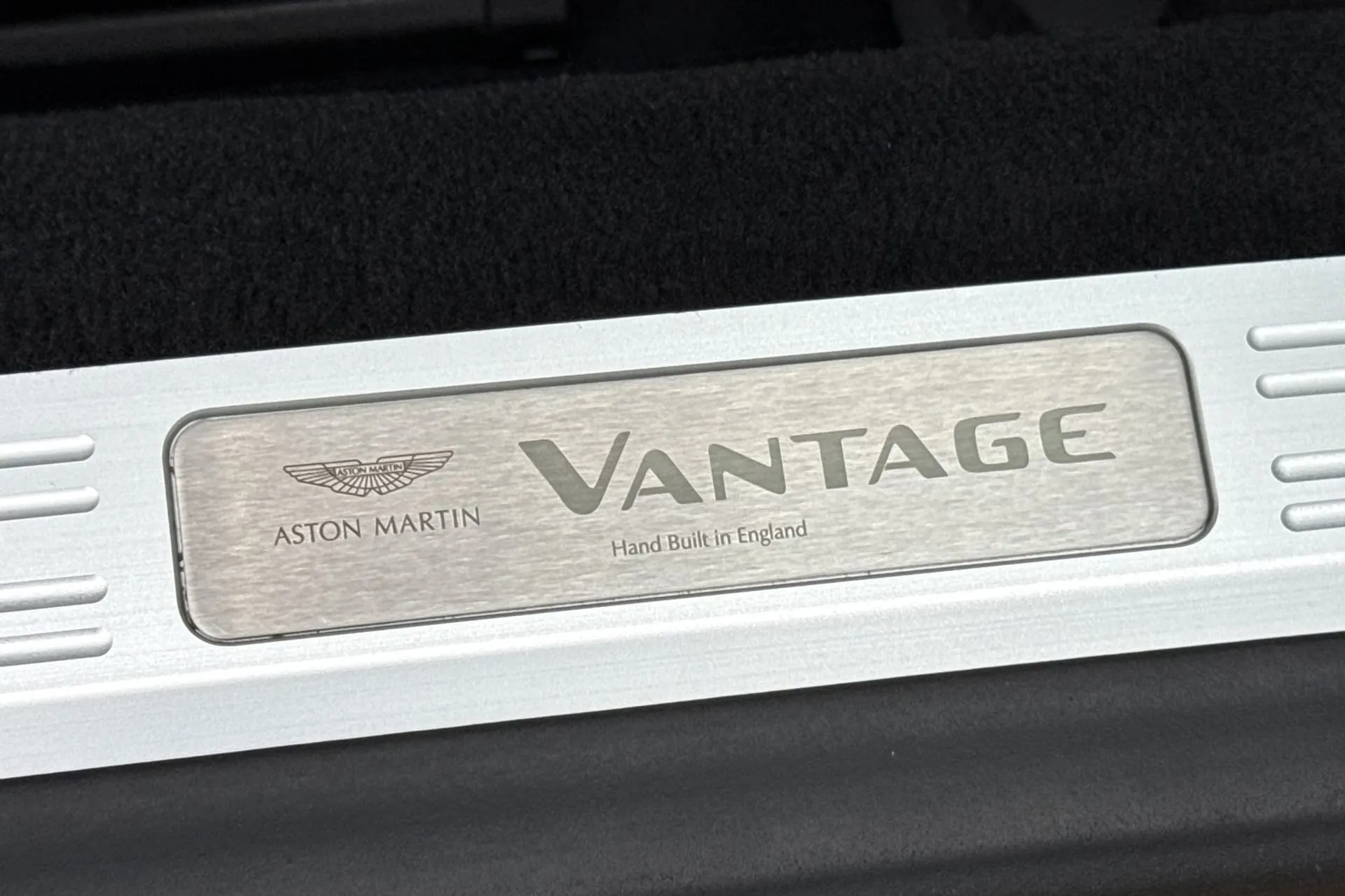Aston Martin Vantage thumbnail image number 49