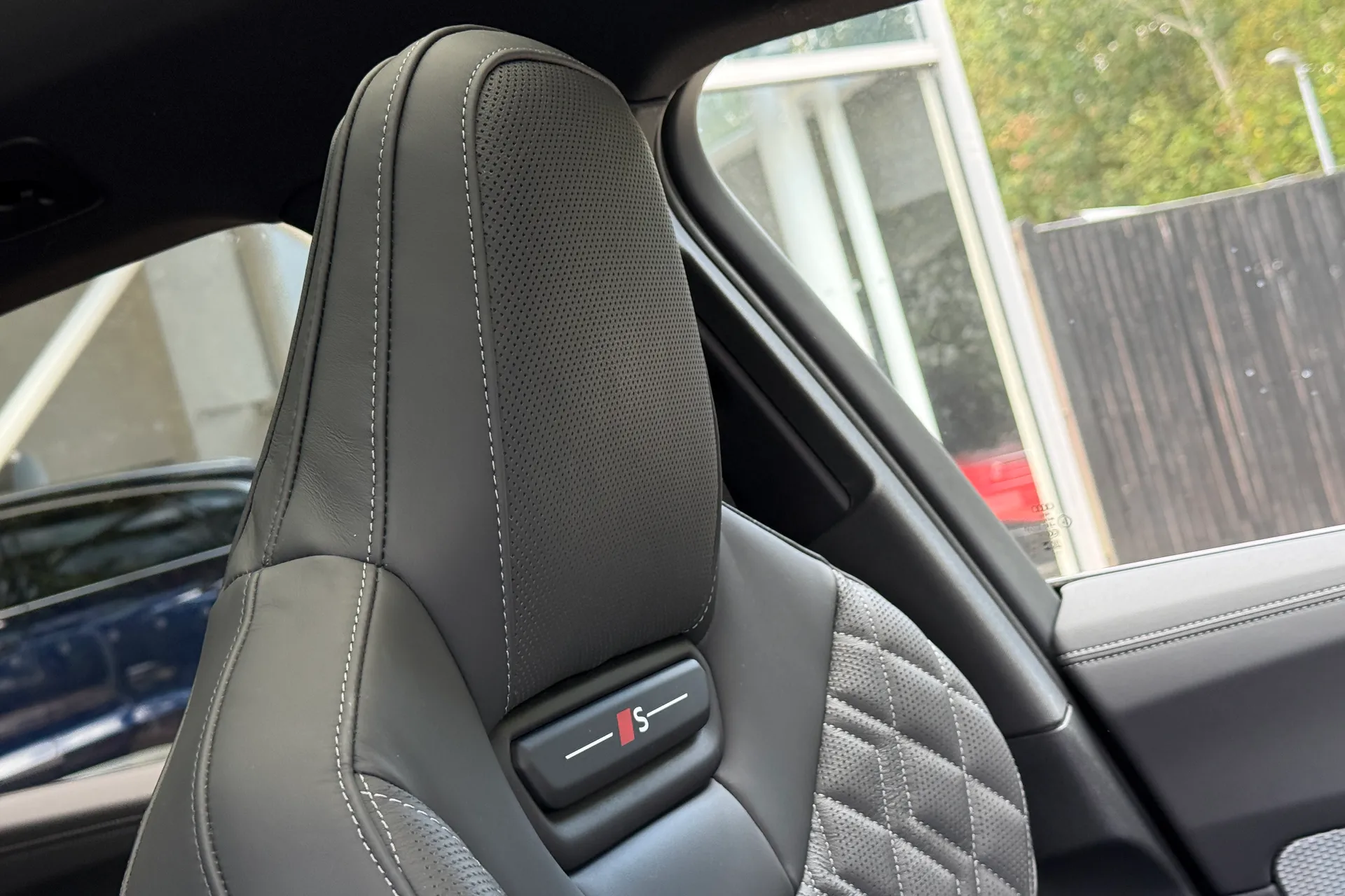 Audi A5 thumbnail image number 25