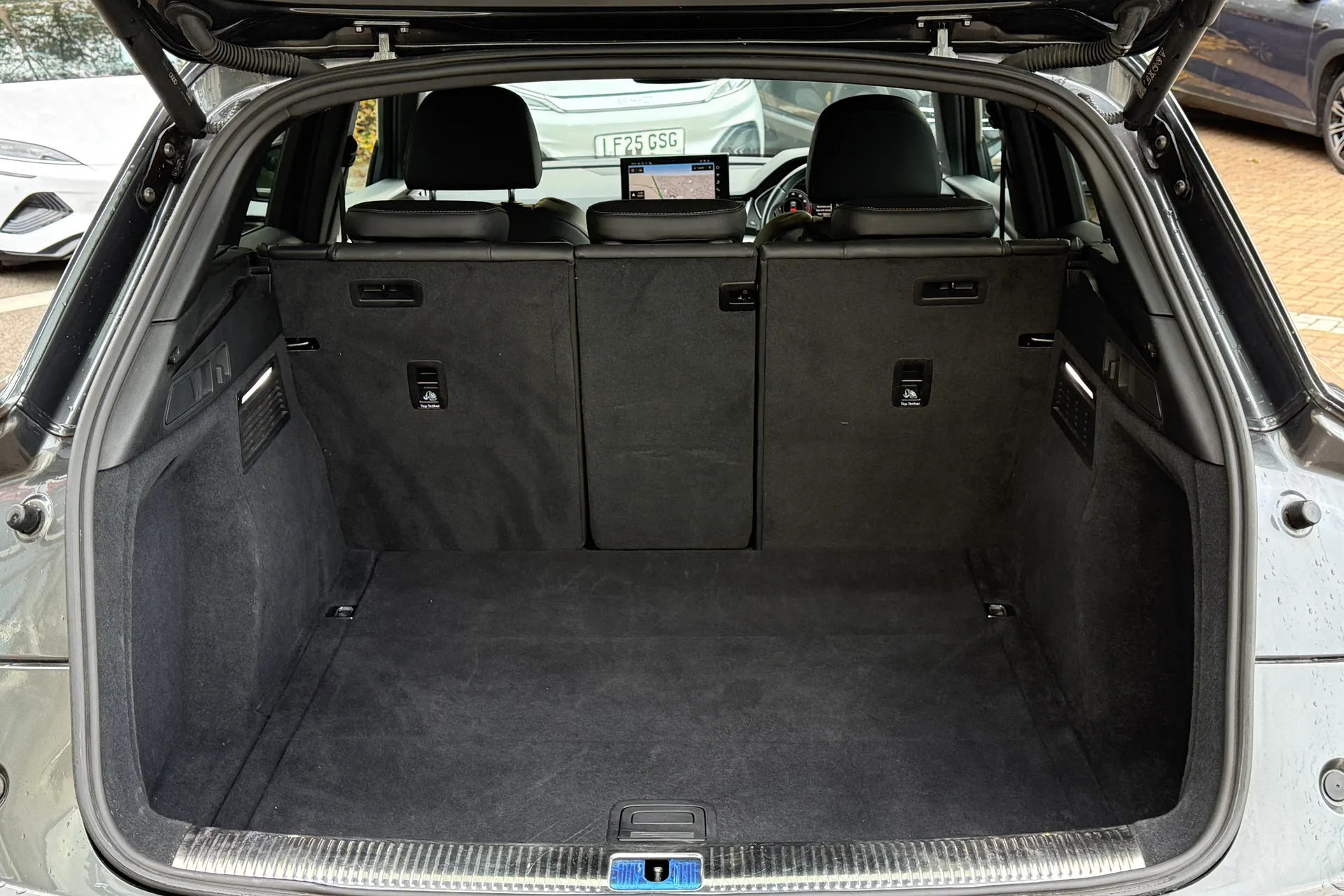 Audi Q5 thumbnail image number 32