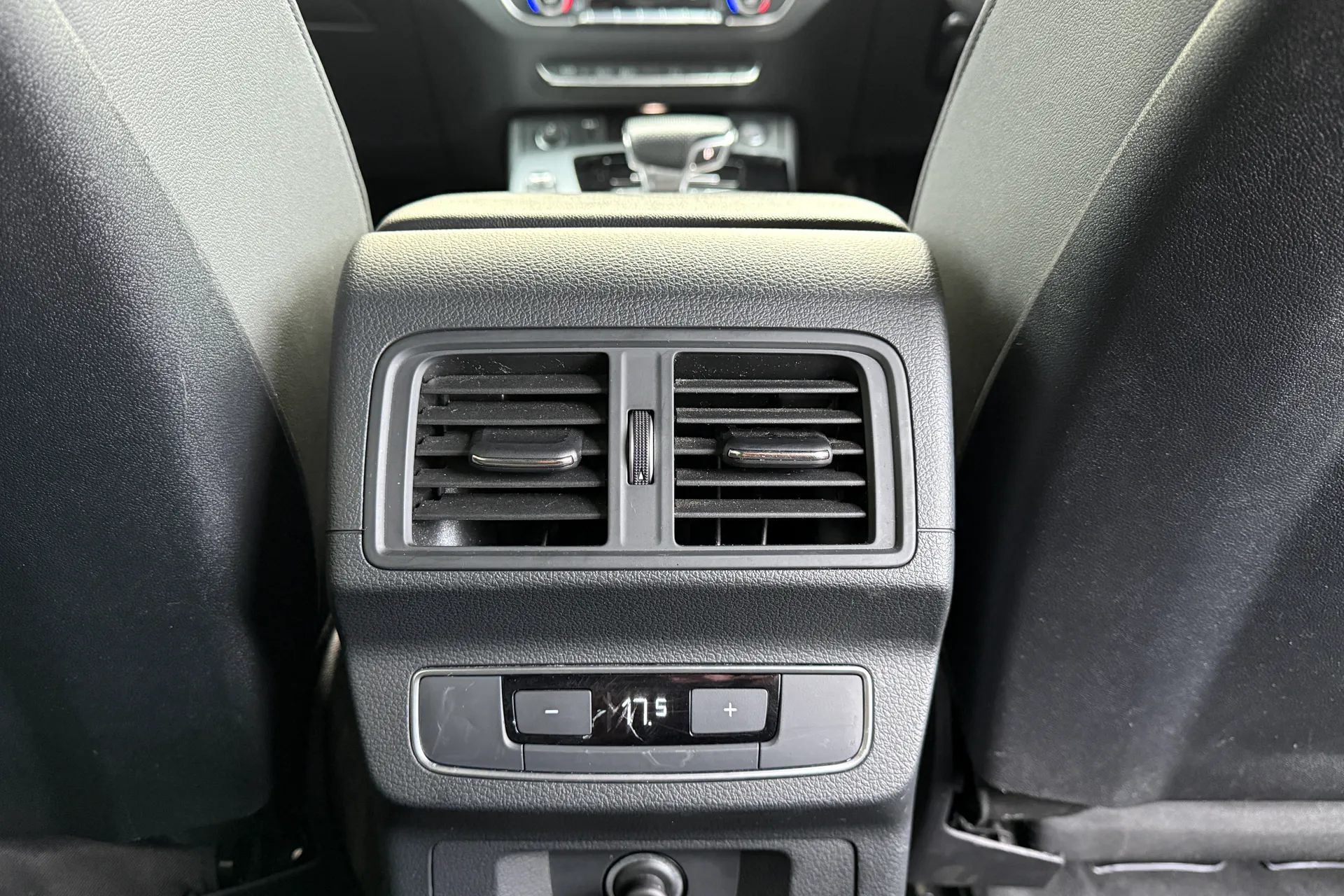 Audi Q5 thumbnail image number 28