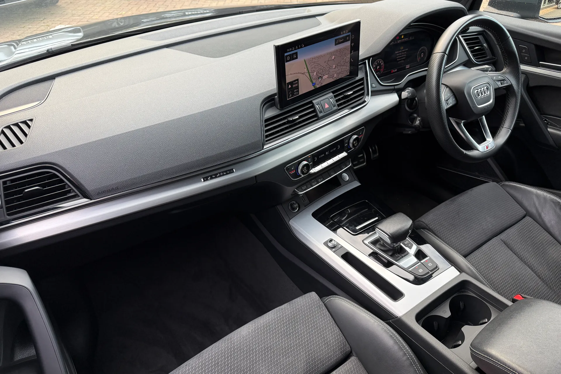 Audi Q5 thumbnail image number 17