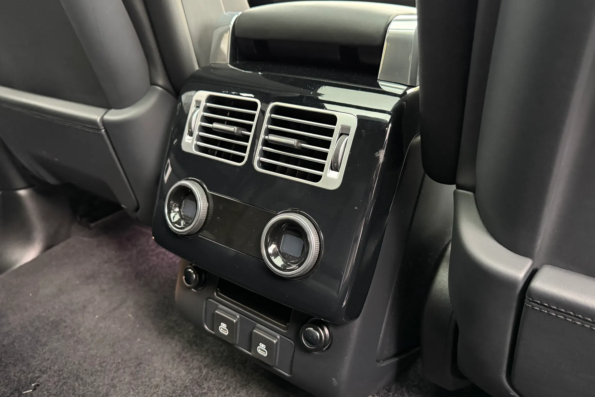 LAND ROVER RANGE ROVER thumbnail image number 37